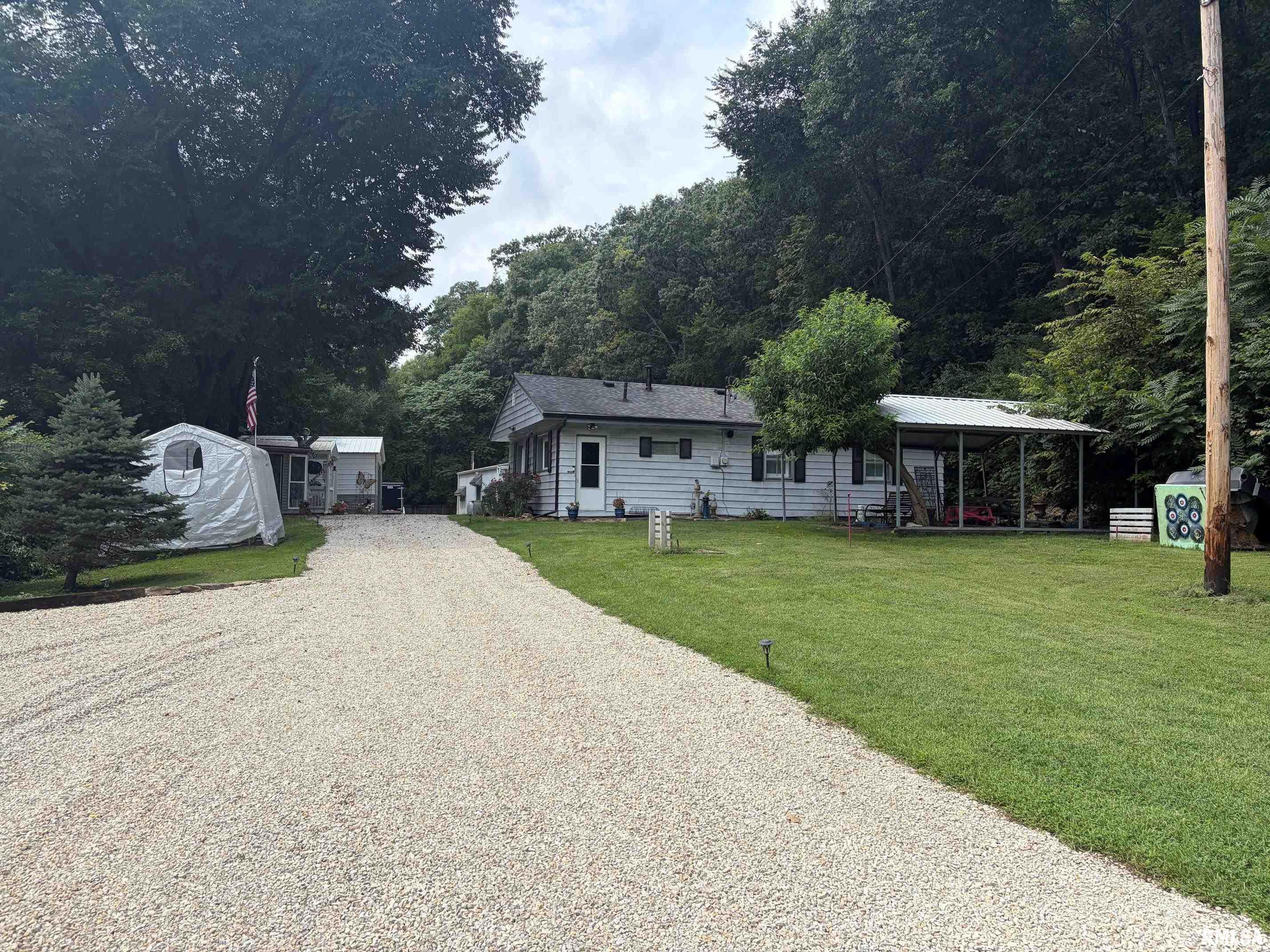 207 N Kickapoo Creek Road Property Photo 1