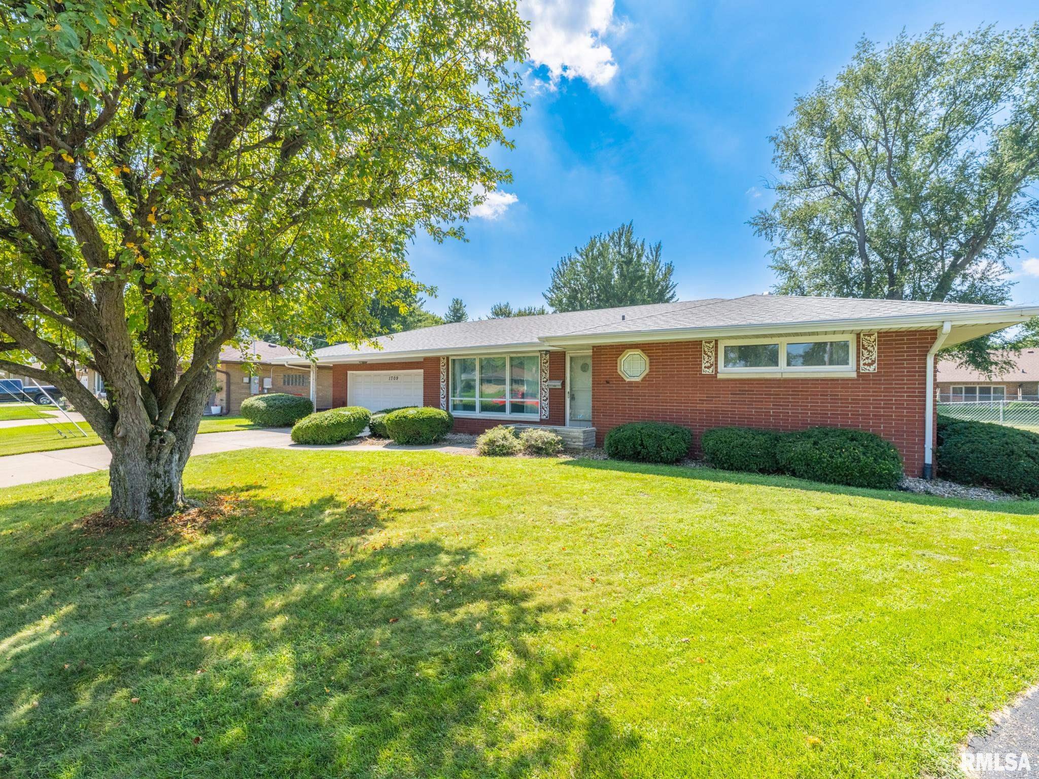 1709 Saint Clair Drive Property Photo 1