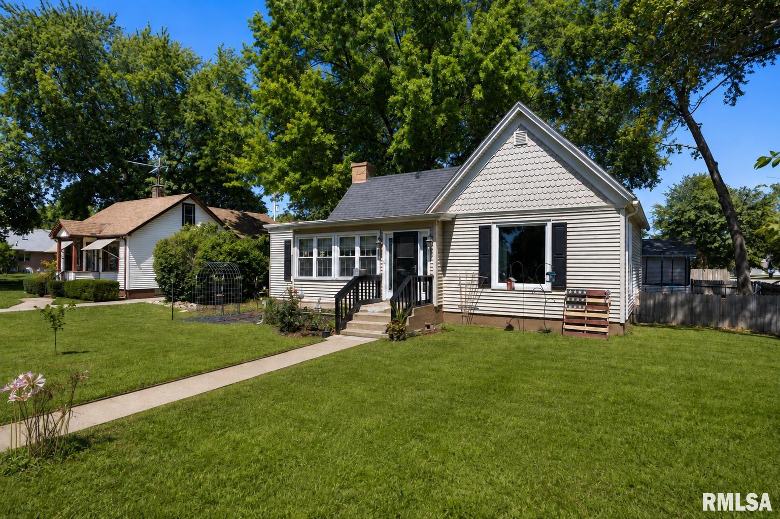 521 7th Street Property Photo 1