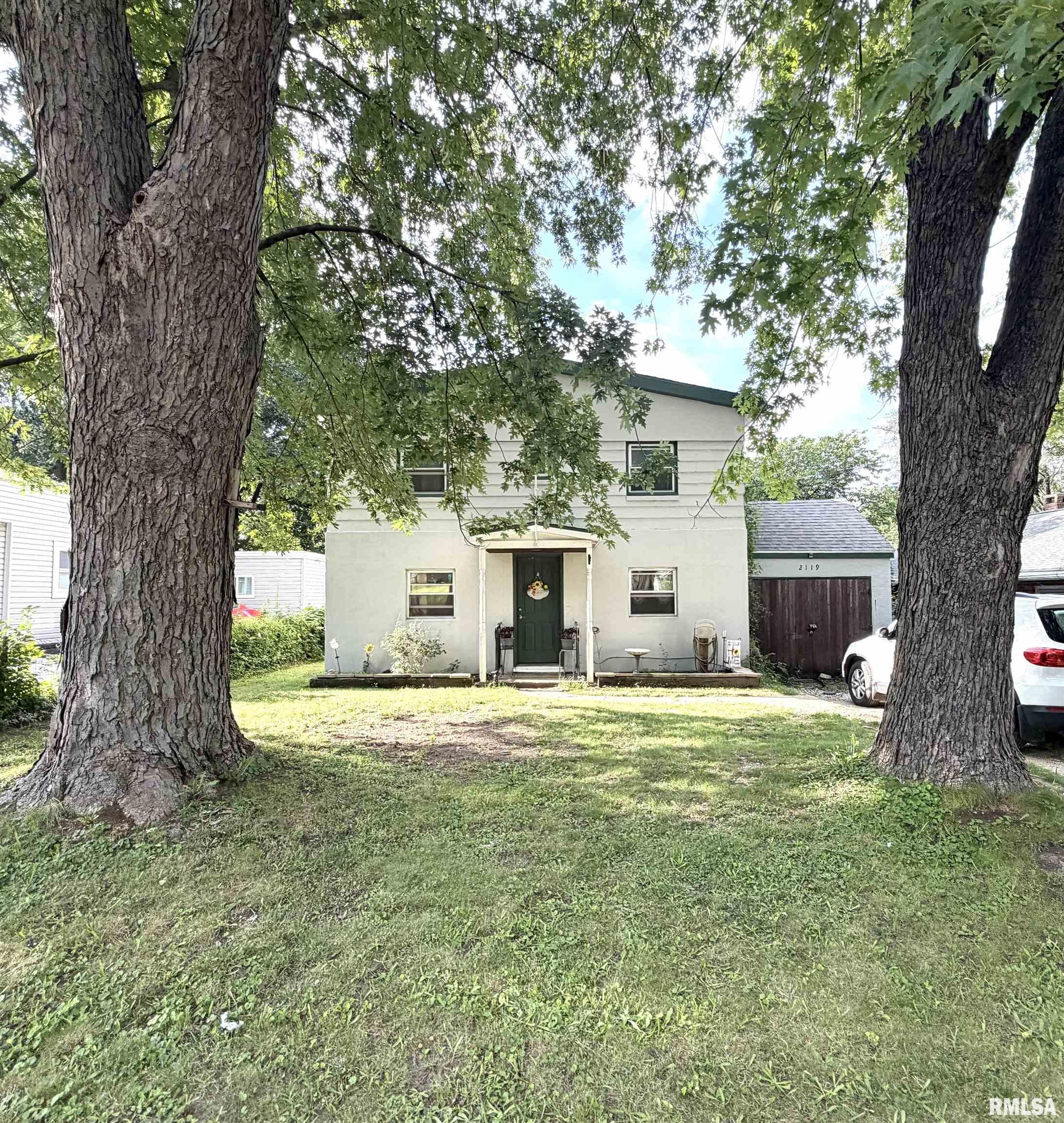 2119 E Riverview Court Property Photo 1