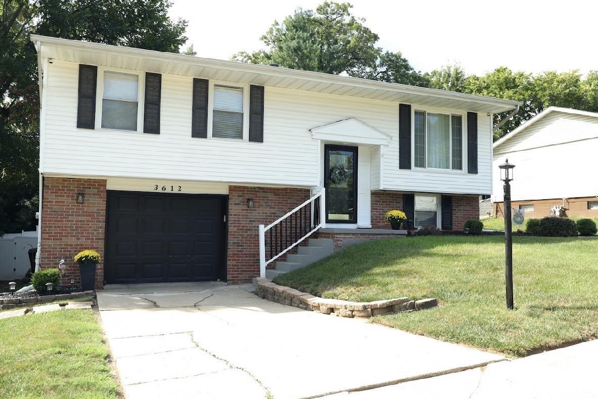 3612 W Warwick Drive Property Photo 1