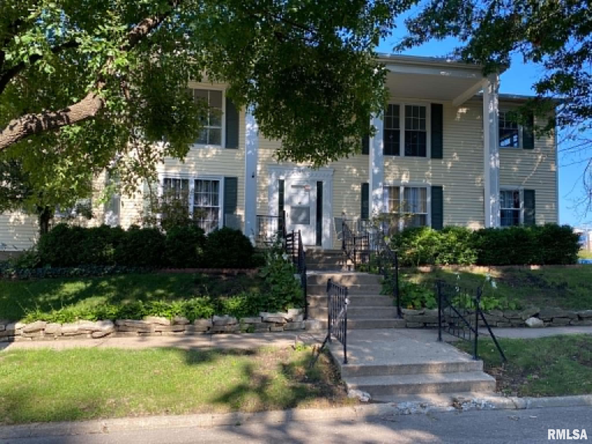 15 S Avenue B Property Photo 1
