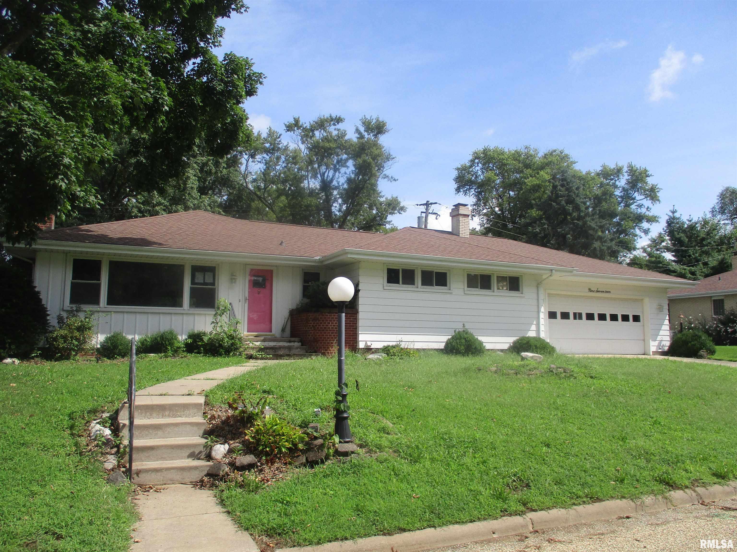 917 Lawndale Street Property Photo 1
