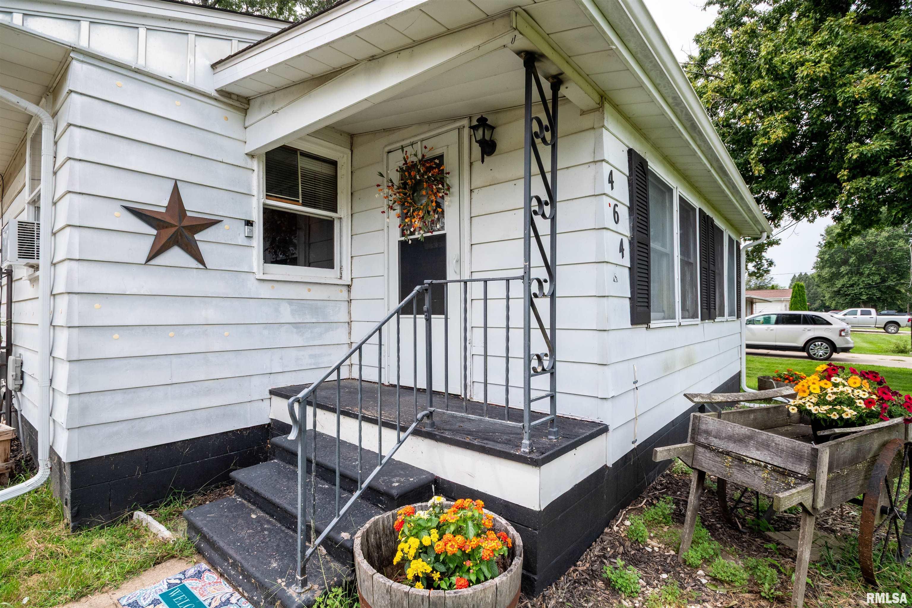 464 E Pearl Street Property Photo 1
