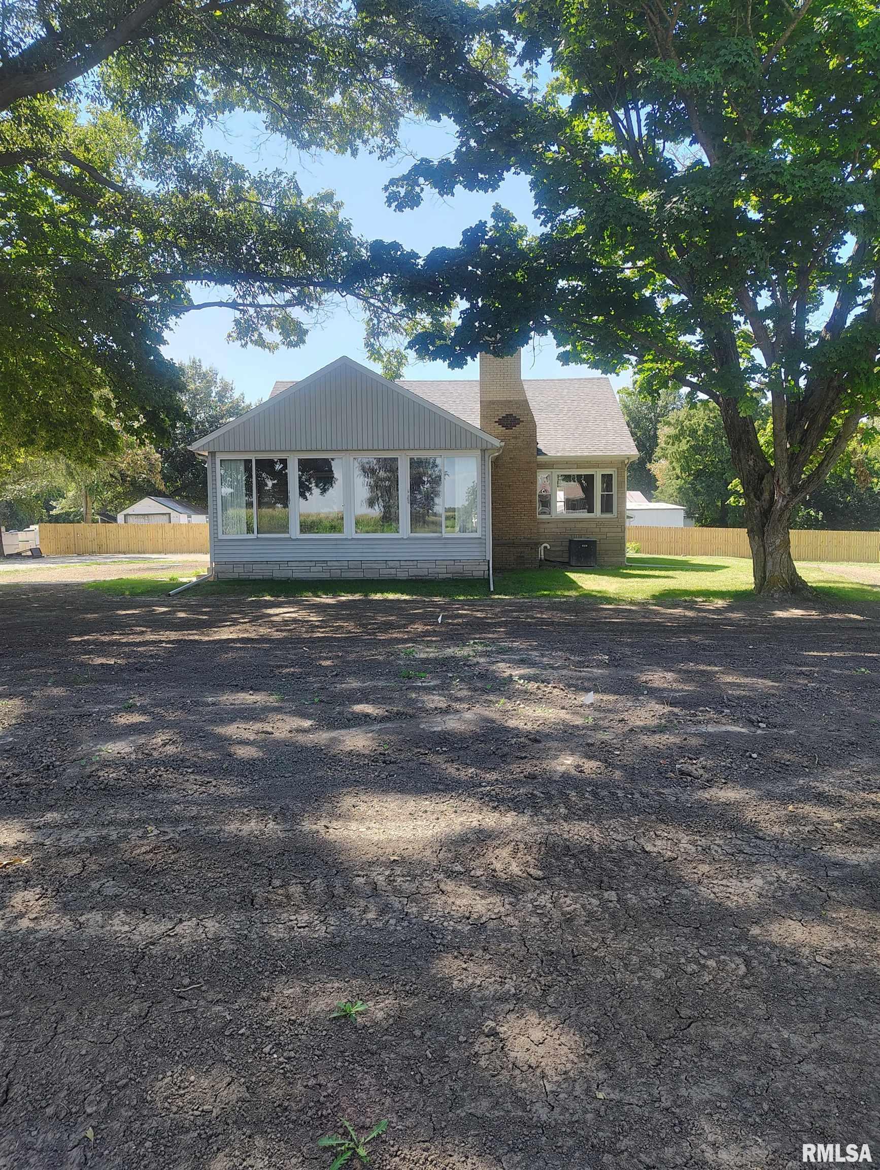 22401 Il-116 Property Photo 1