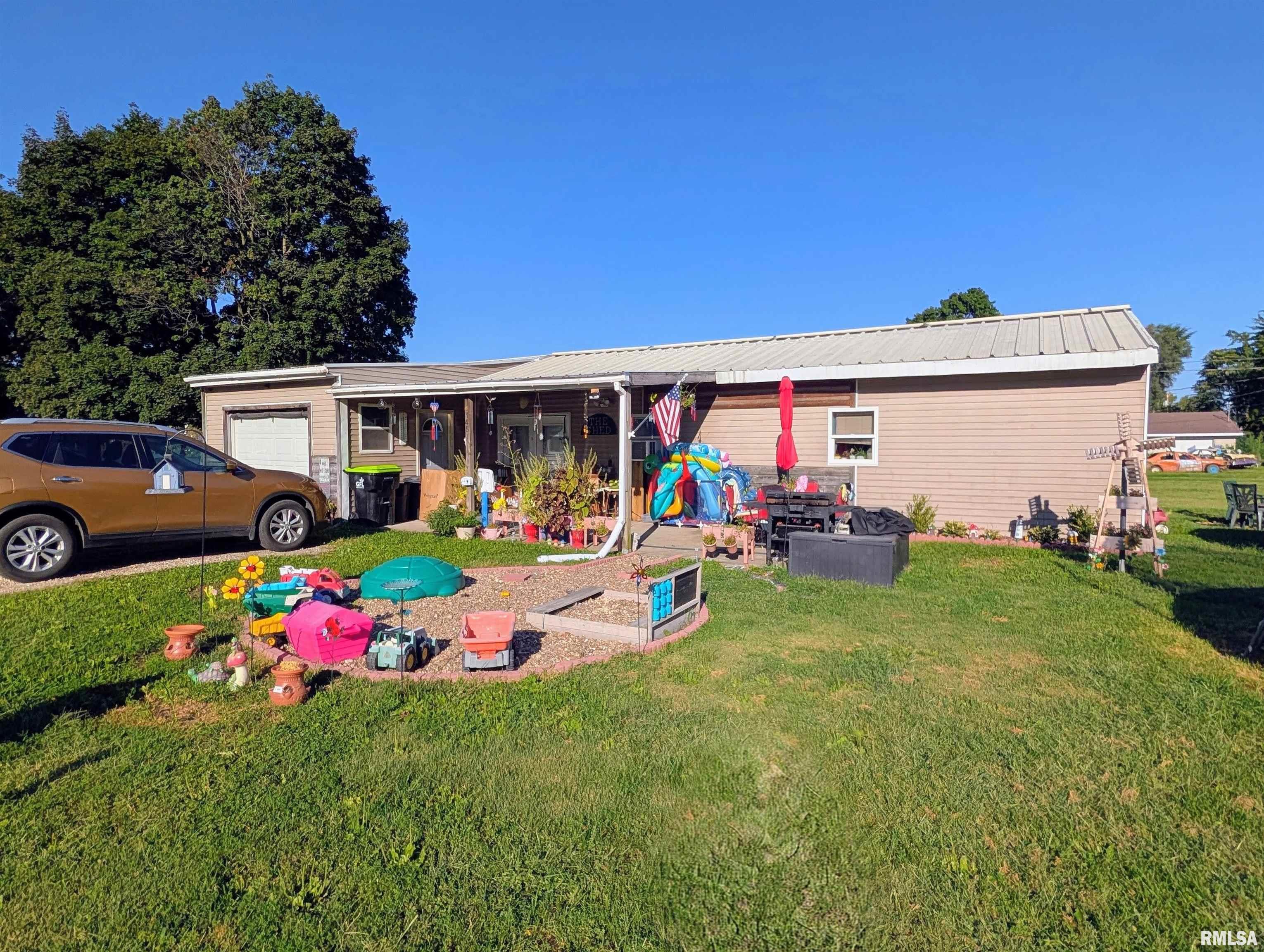 345 Walnut Street Property Photo 1
