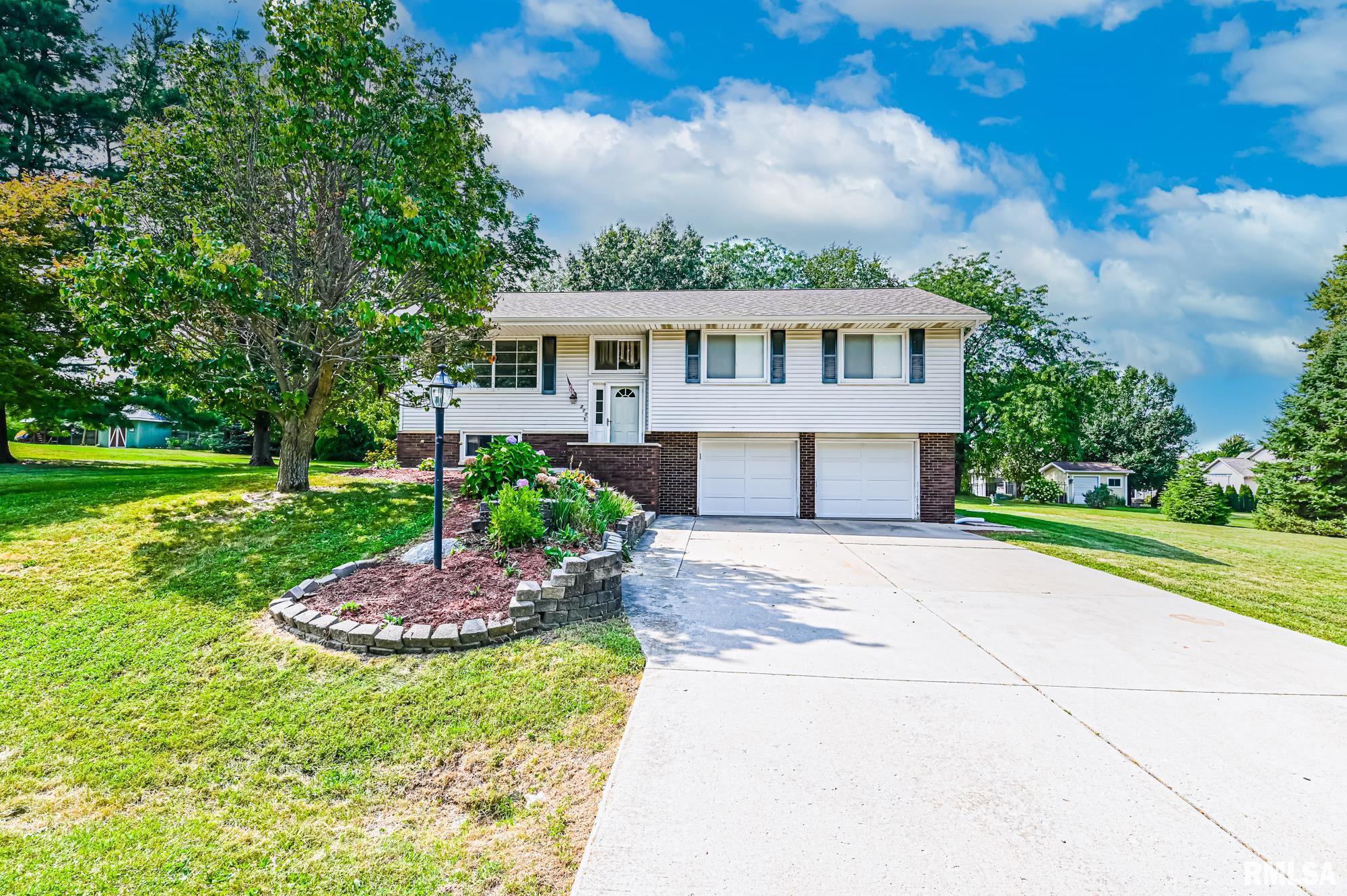 210 Whispering Oaks Drive Property Photo 1