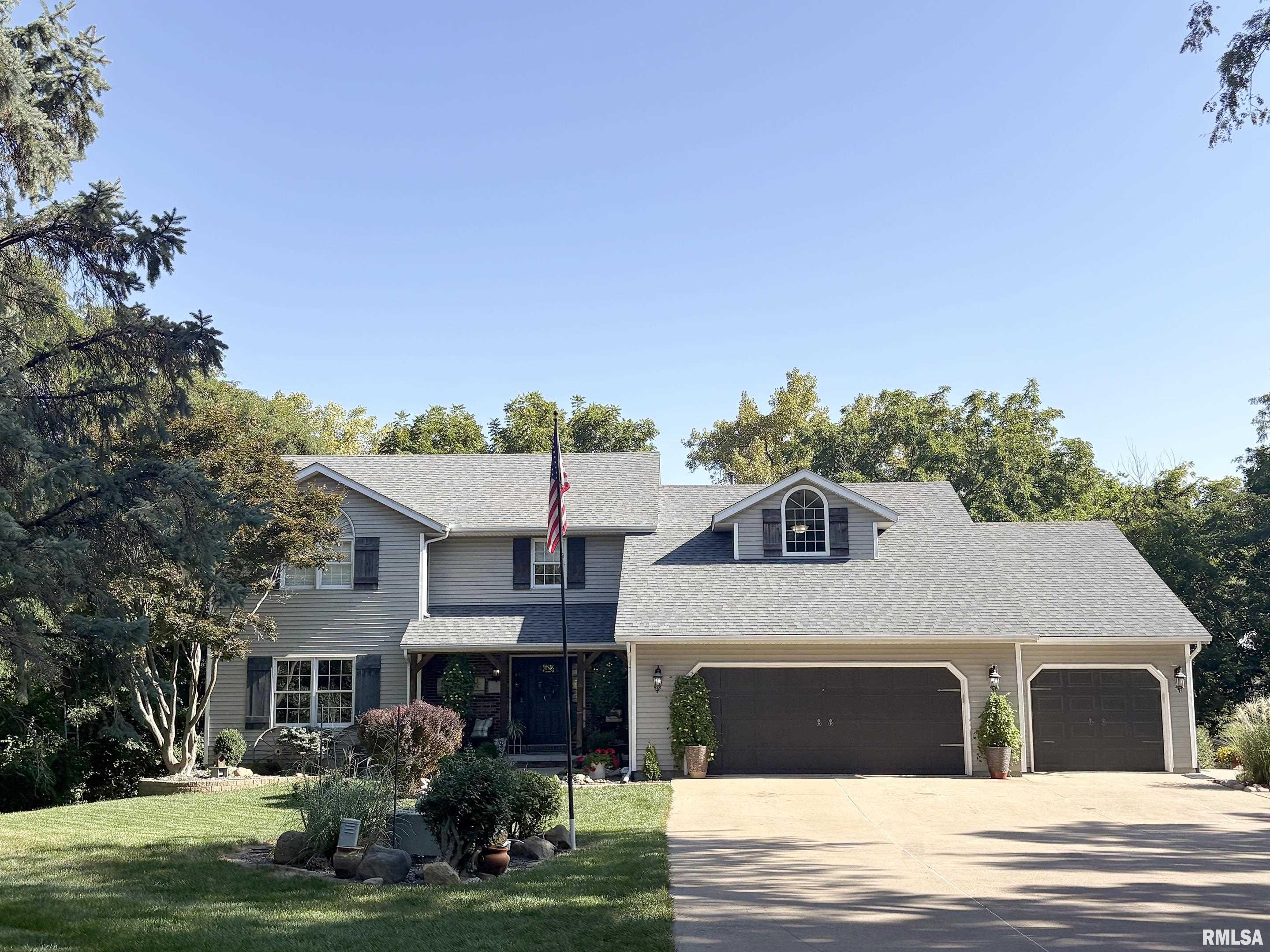 807 Hickory Creek Court Property Photo 1