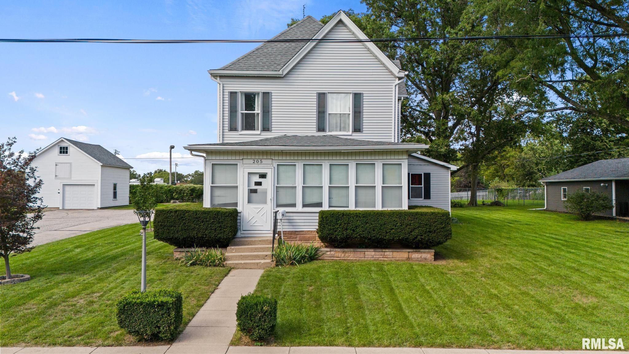 205 W Burton Avenue Property Photo 1