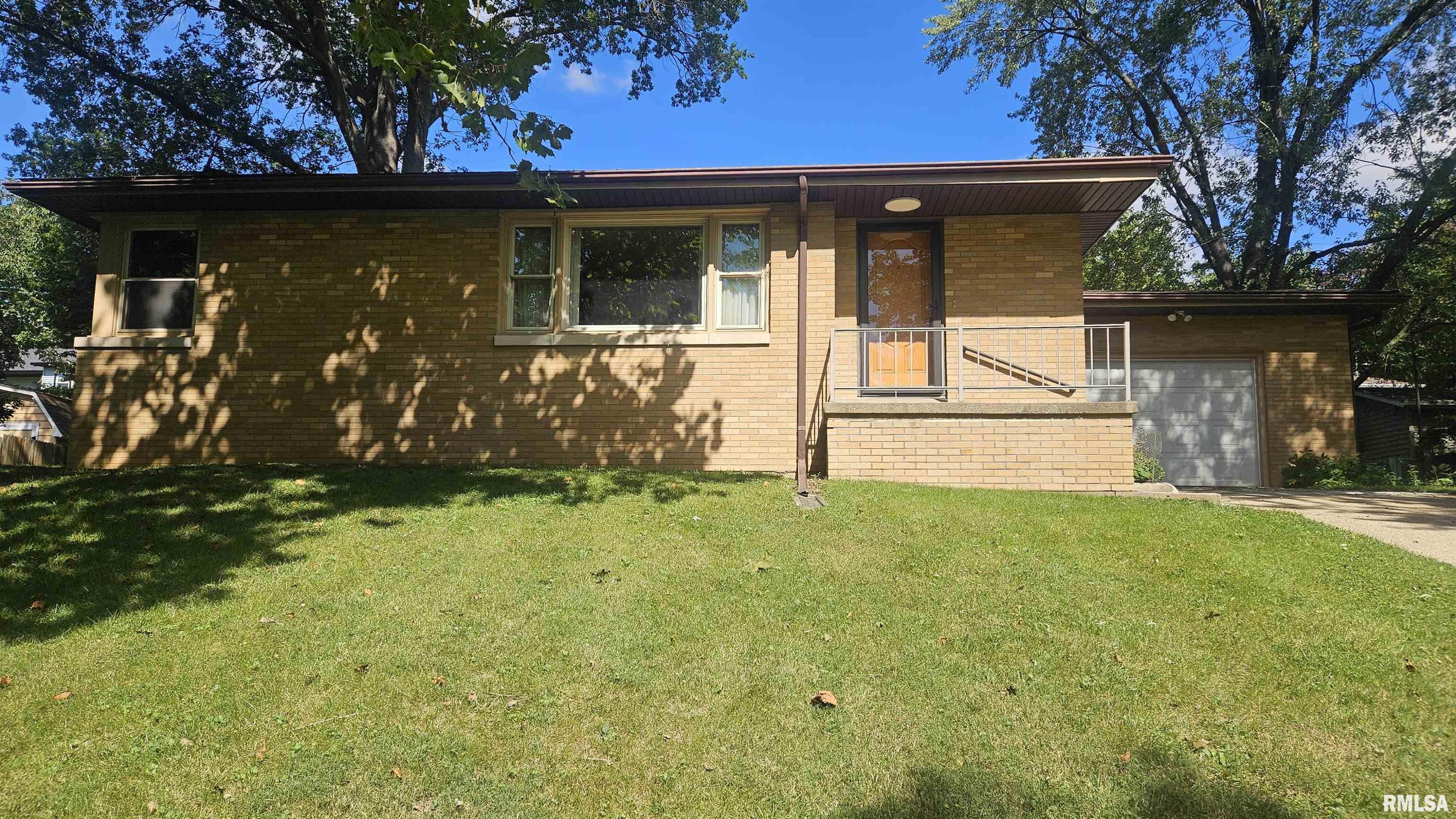 343 S Sycamore Terrace Property Photo 1