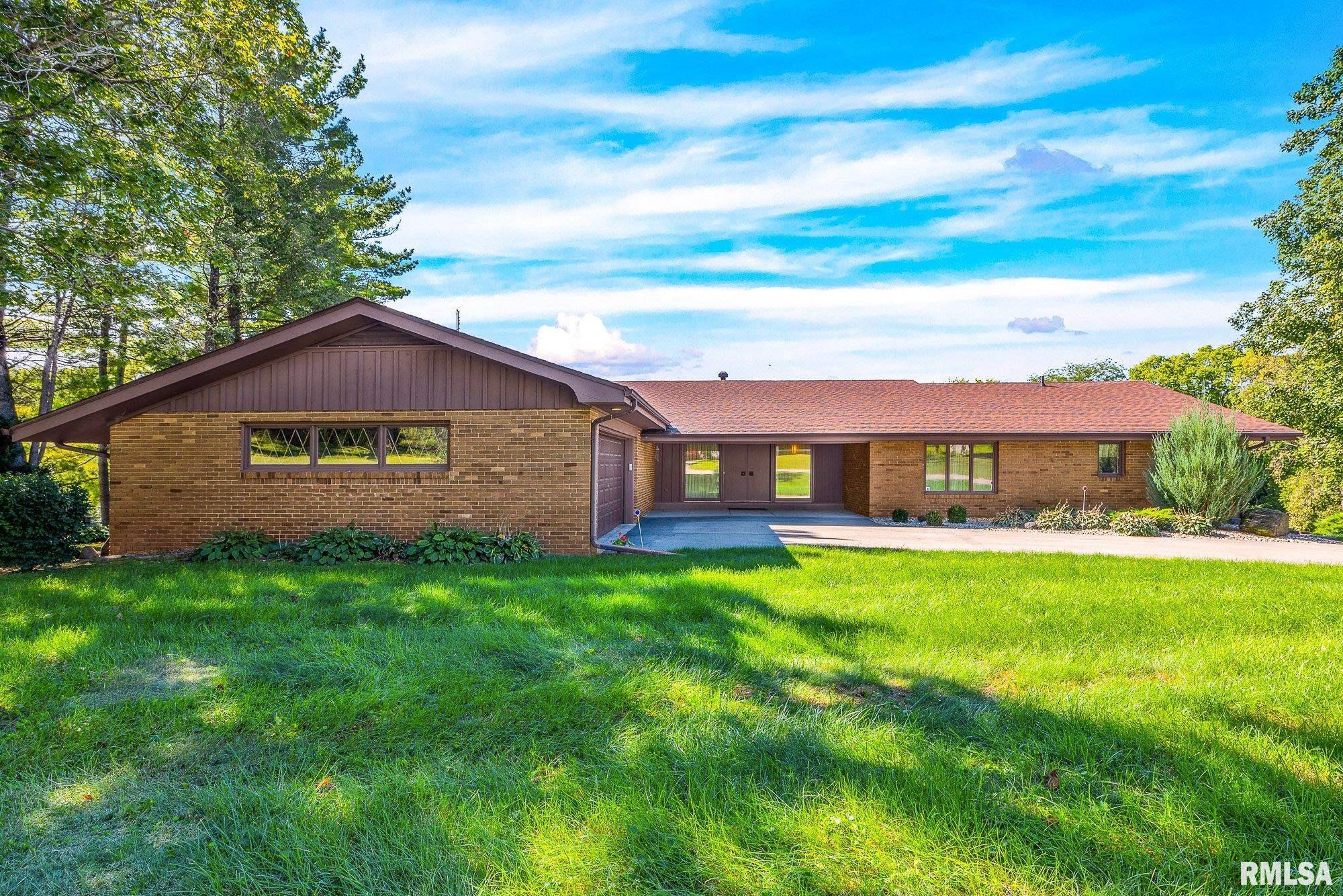 1381 Oak Drive Property Photo 1