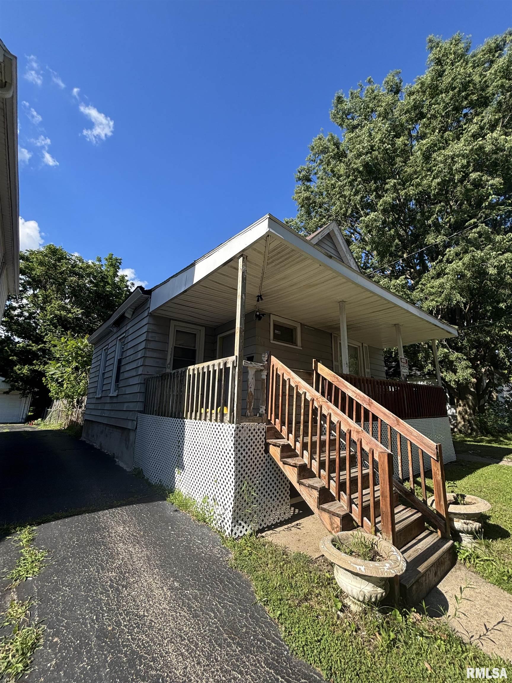 413 E Maywood Avenue Property Photo 1