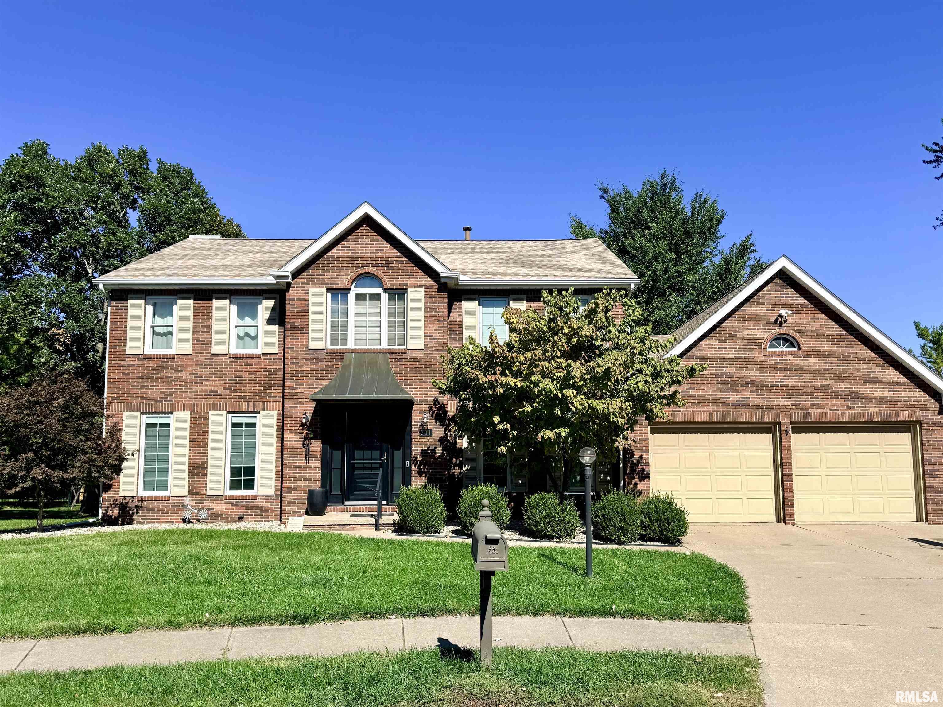 301 W NORTHPOINT Court