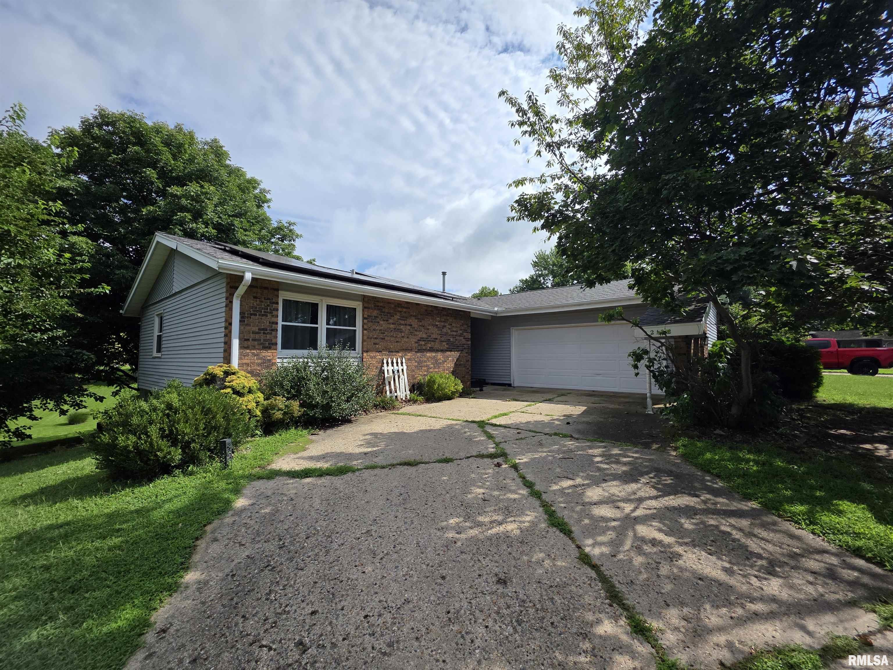 2122 Highwood Avenue Property Photo 1