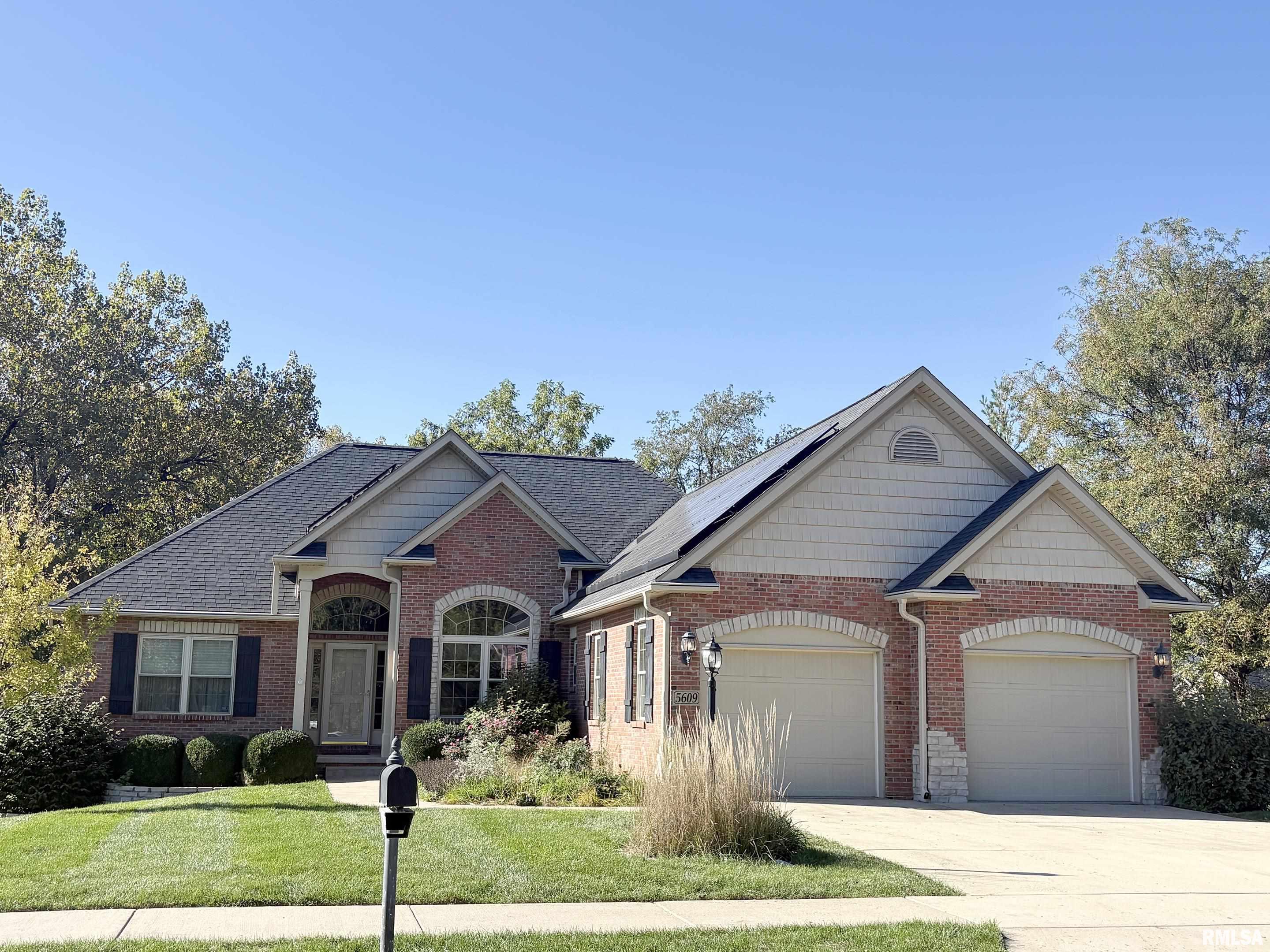 5609 N Mooring Way Property Photo 1