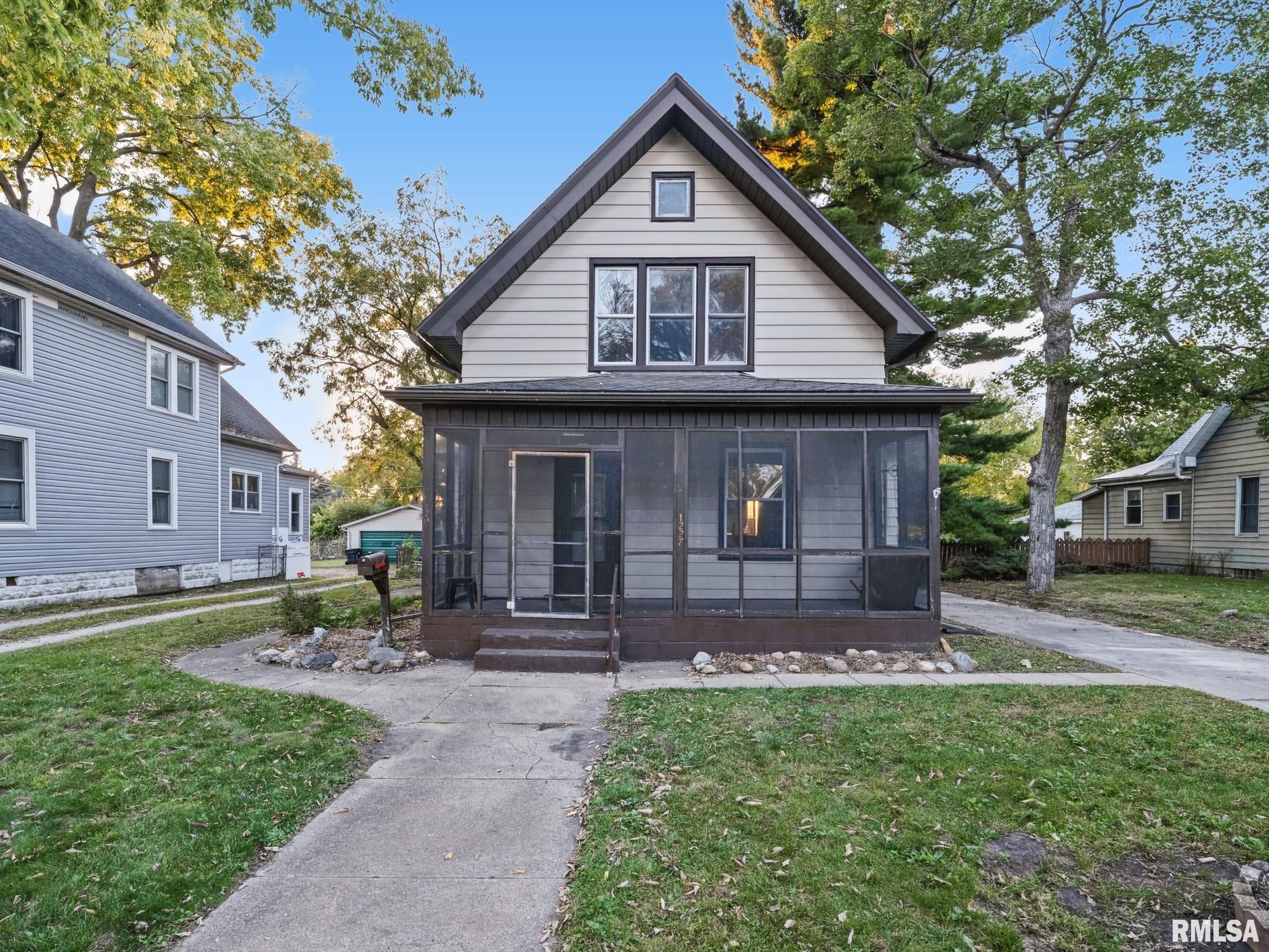 1227 Summer Street Property Photo 1