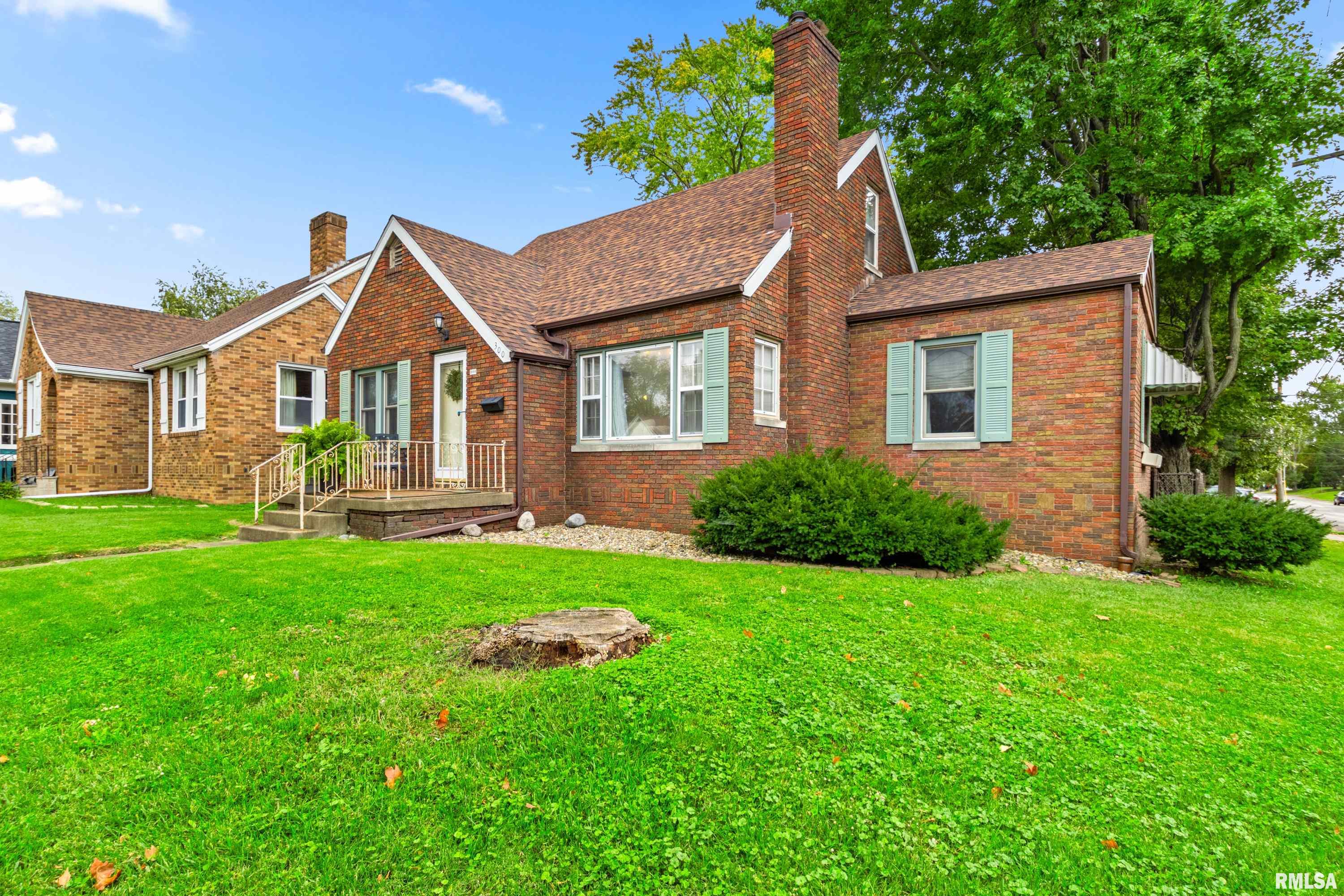 300 E Forrest Hill Avenue Property Photo 1