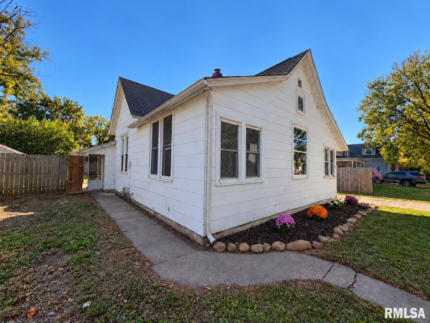 914 Charlotte Street Property Photo 1