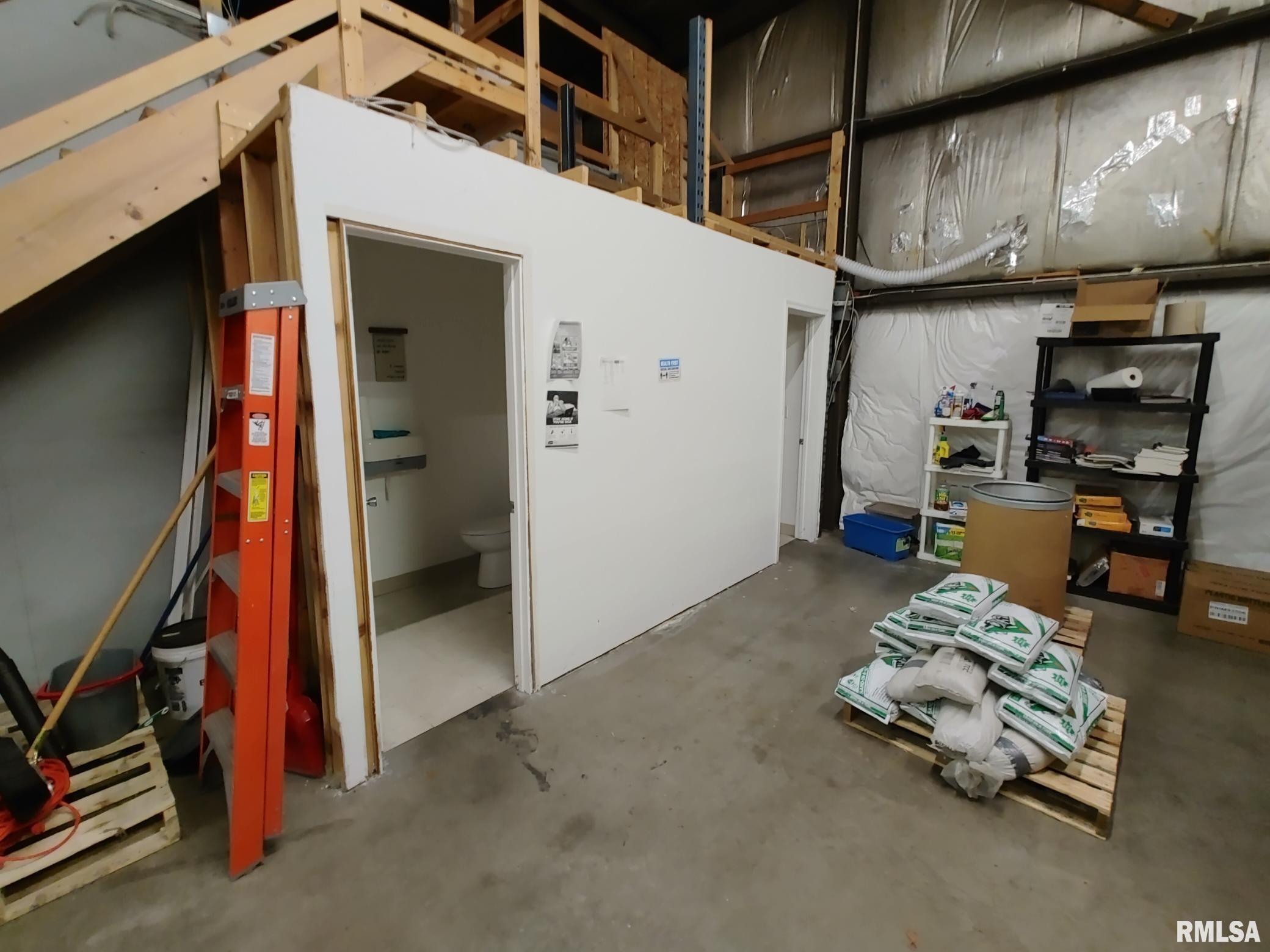 501 W 76th Street Property Photo 8