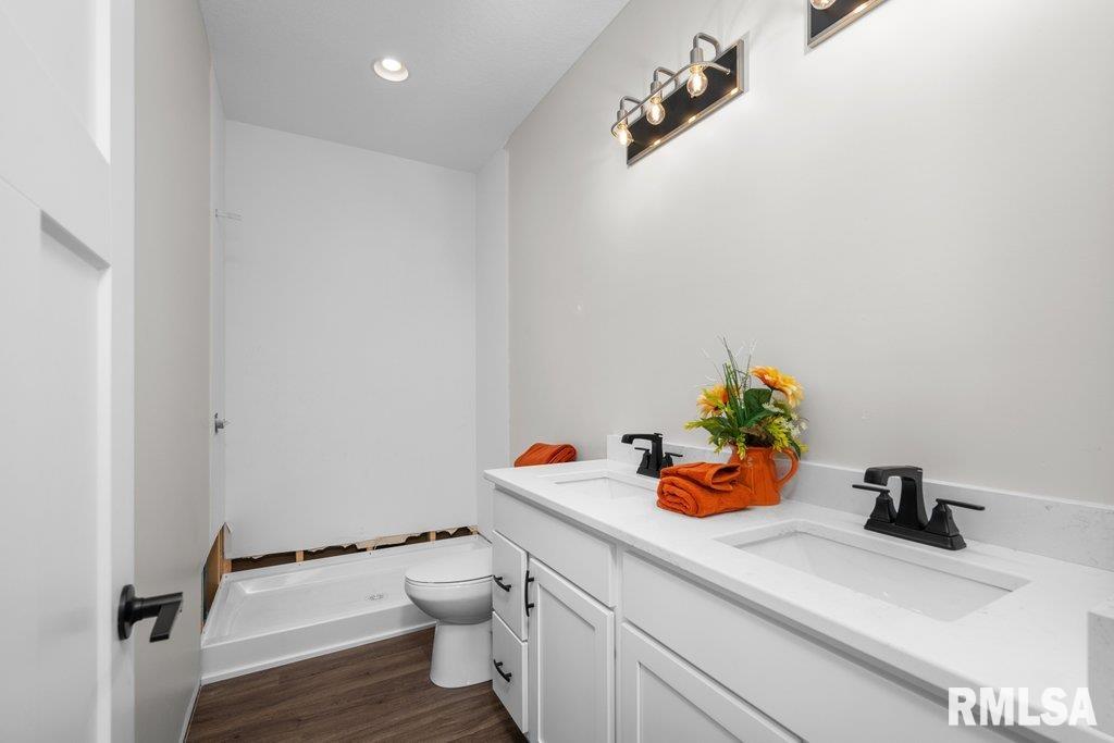 1102 Eagle's Crest Drive Property Photo 16