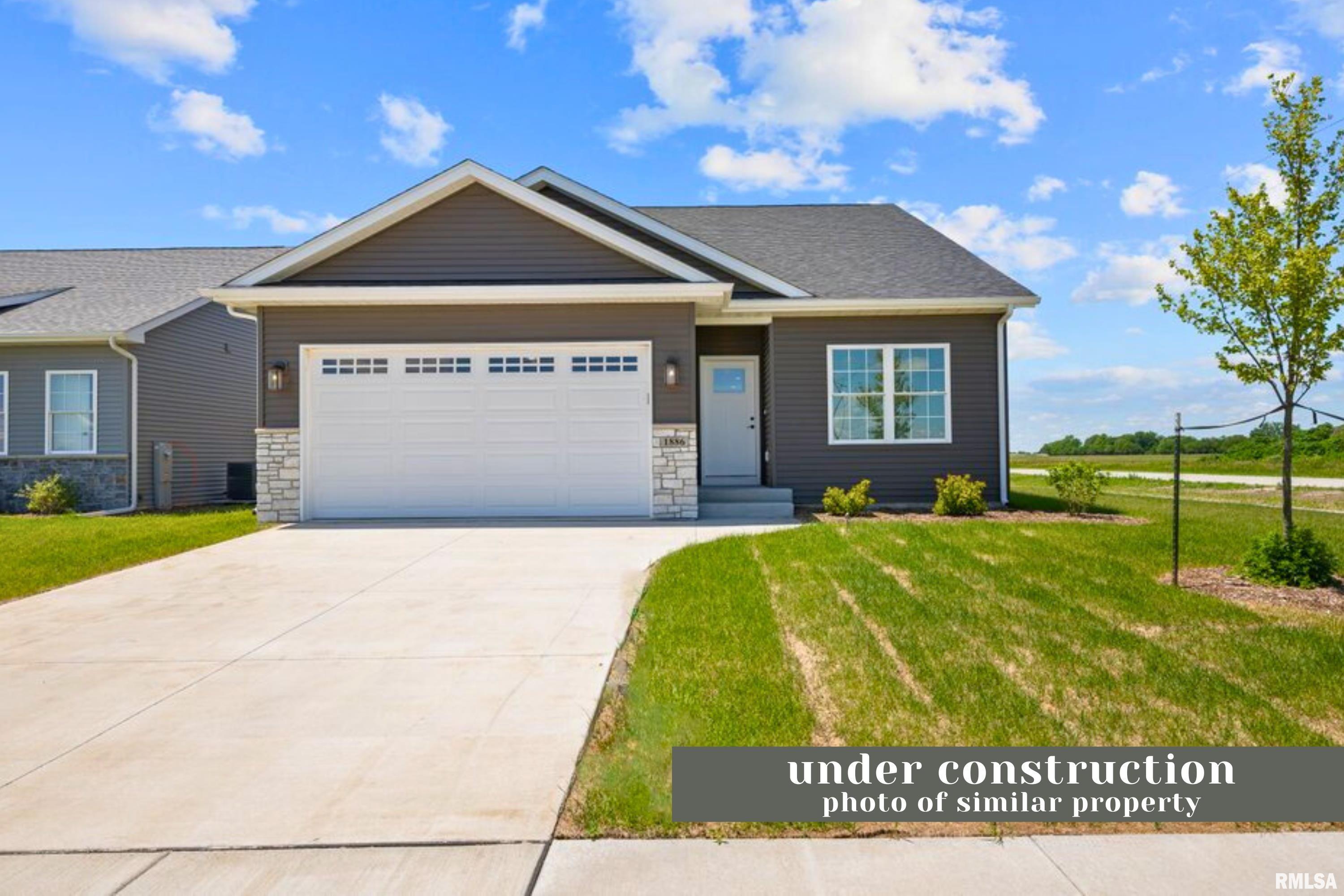 1862 REDBUD Circle Property Photo 1