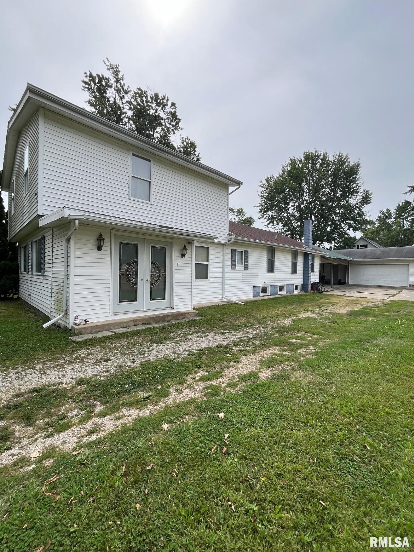 935 W Division Street Property Photo 1
