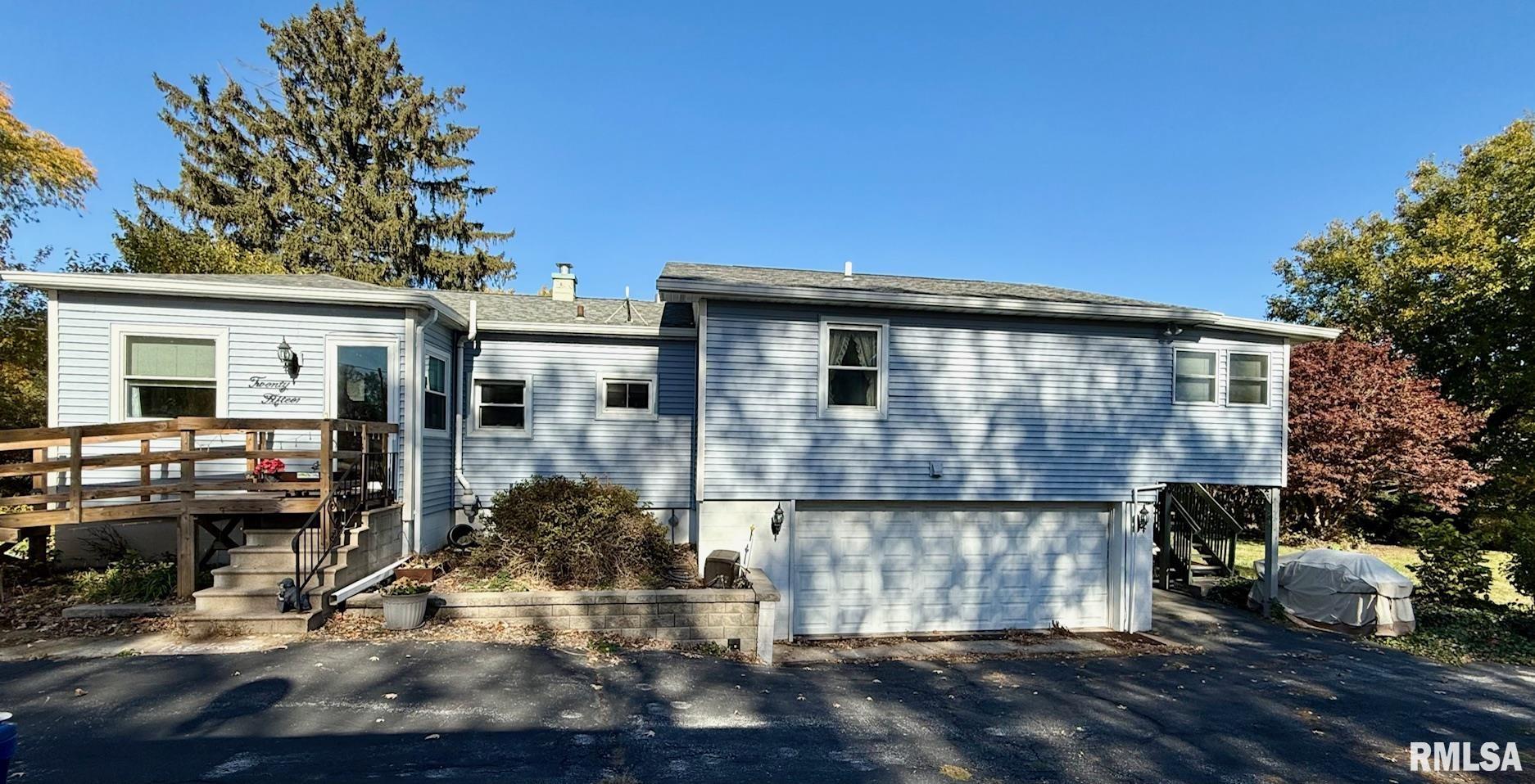 2015 N Zenith Avenue Property Photo 1