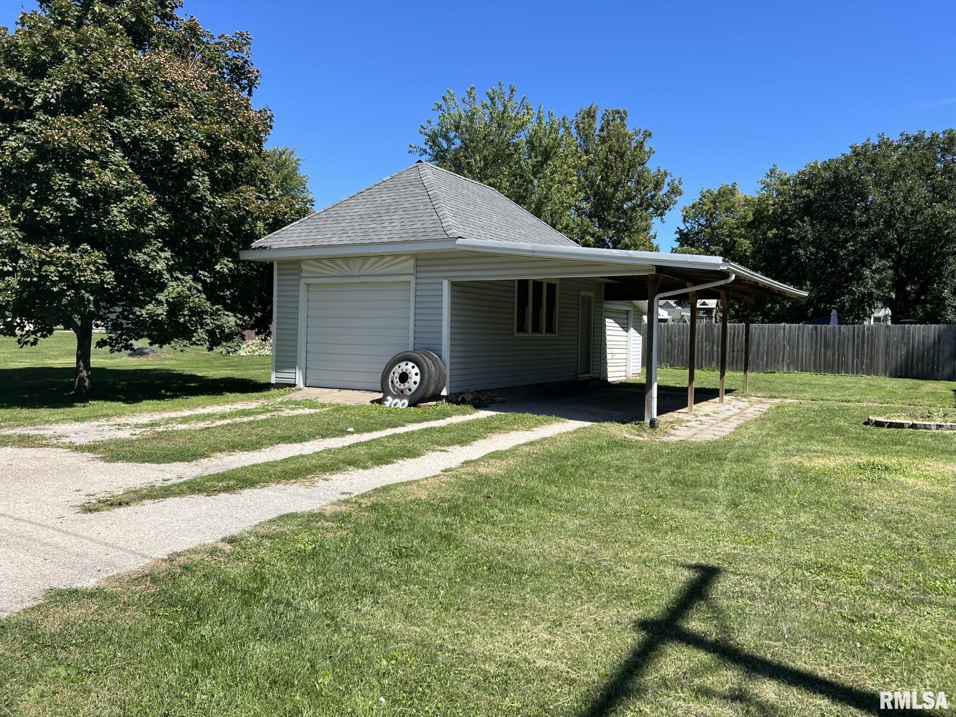 710 Nw 1st Street Property Photo 5