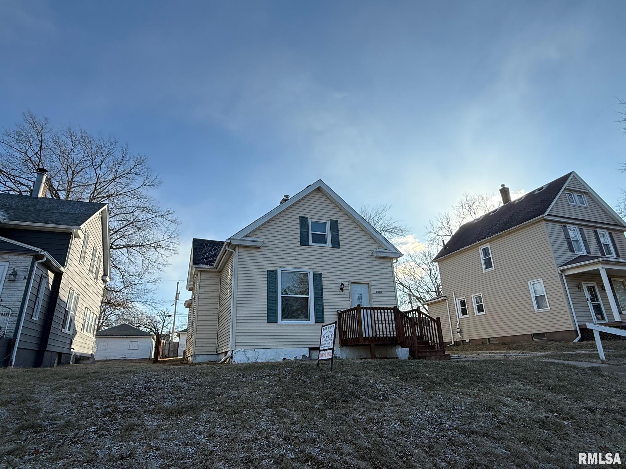 1925 Vine Street Property Photo 1