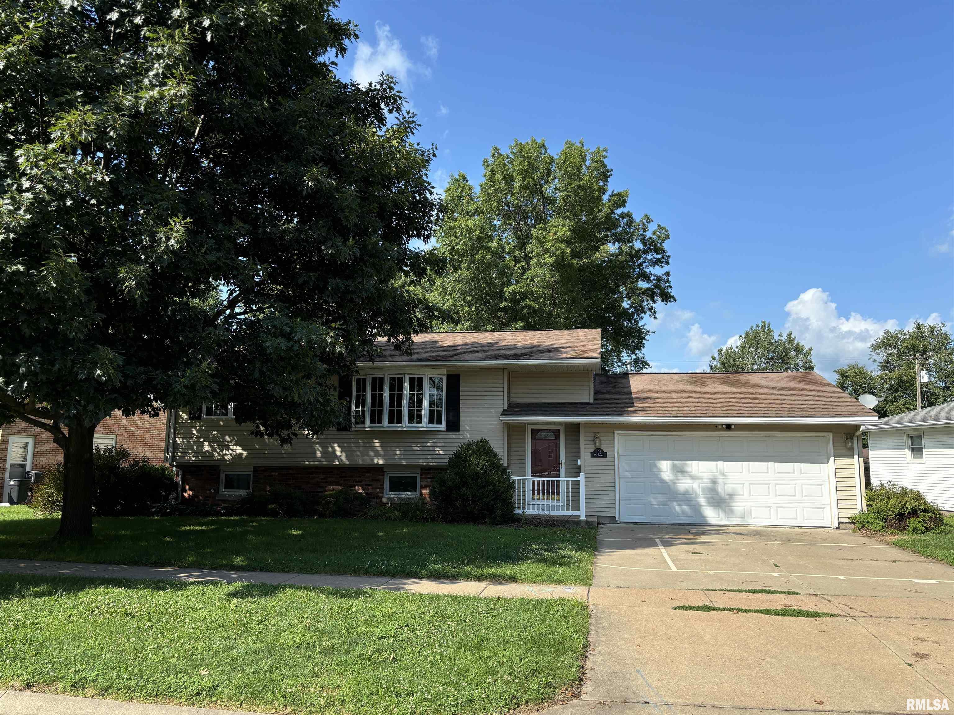 102 12th Avenue Property Photo 1