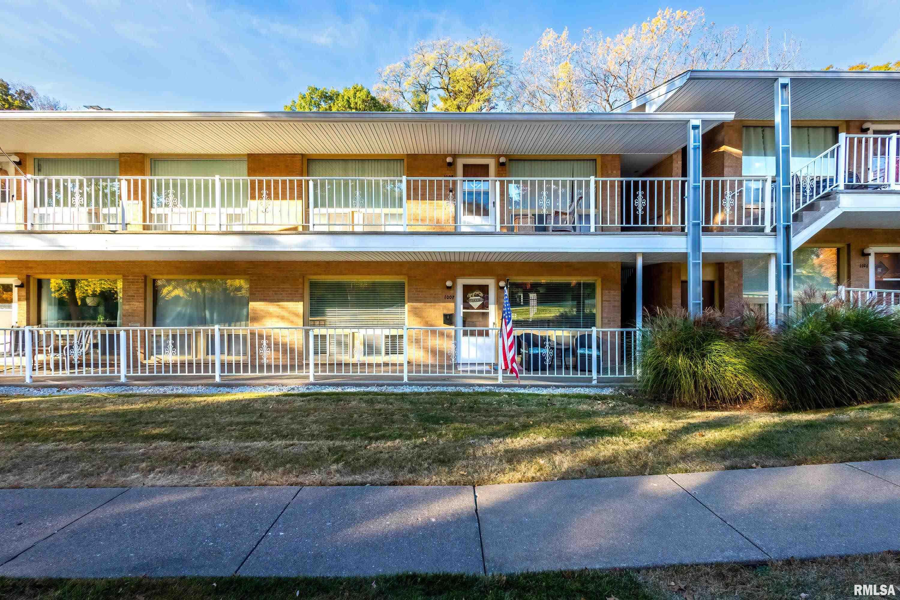 1104 E KIMBERLY Road Property Photo 1