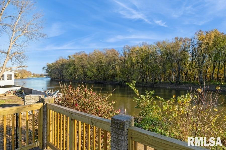 2115 Swan Drive Property Photo 2