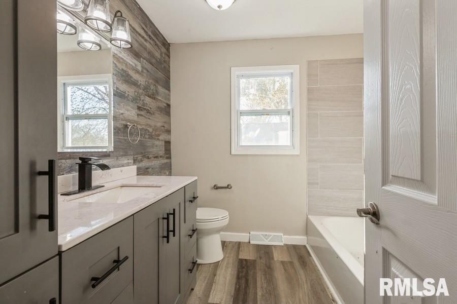 2115 Swan Drive Property Photo 14