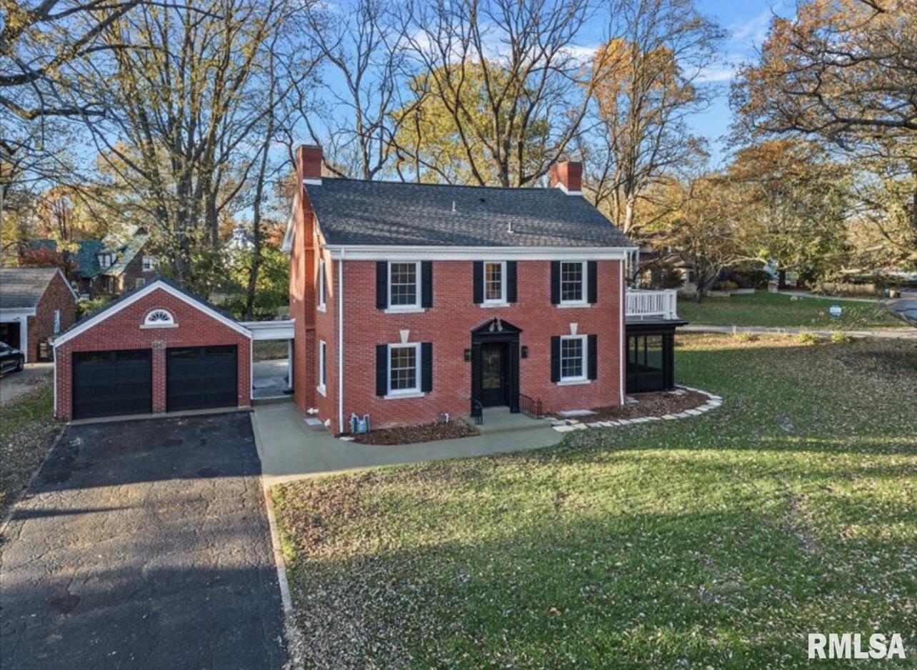 2211 S Wiggins Avenue Property Photo