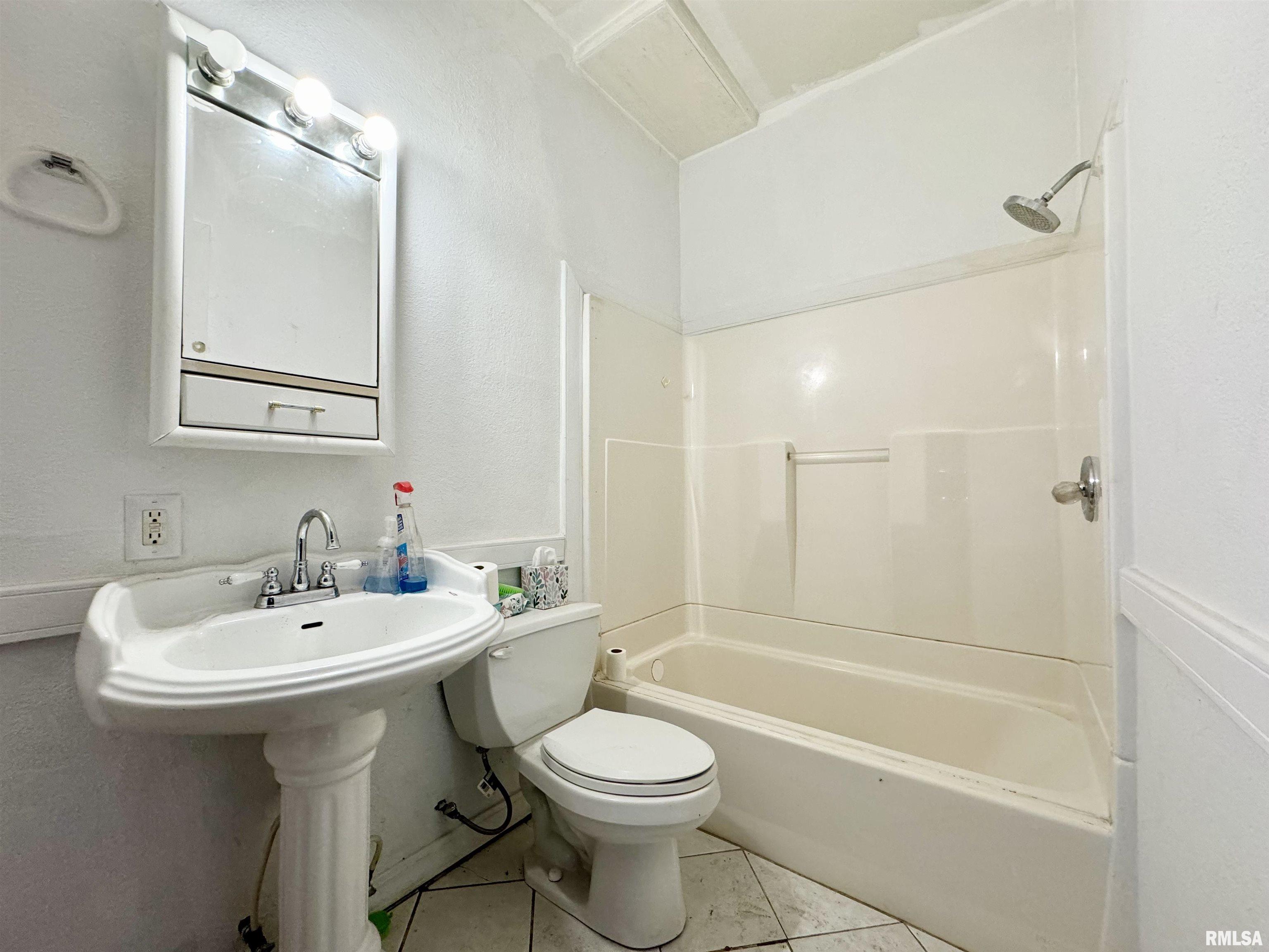 1236 14 1/2 Street Property Photo 9