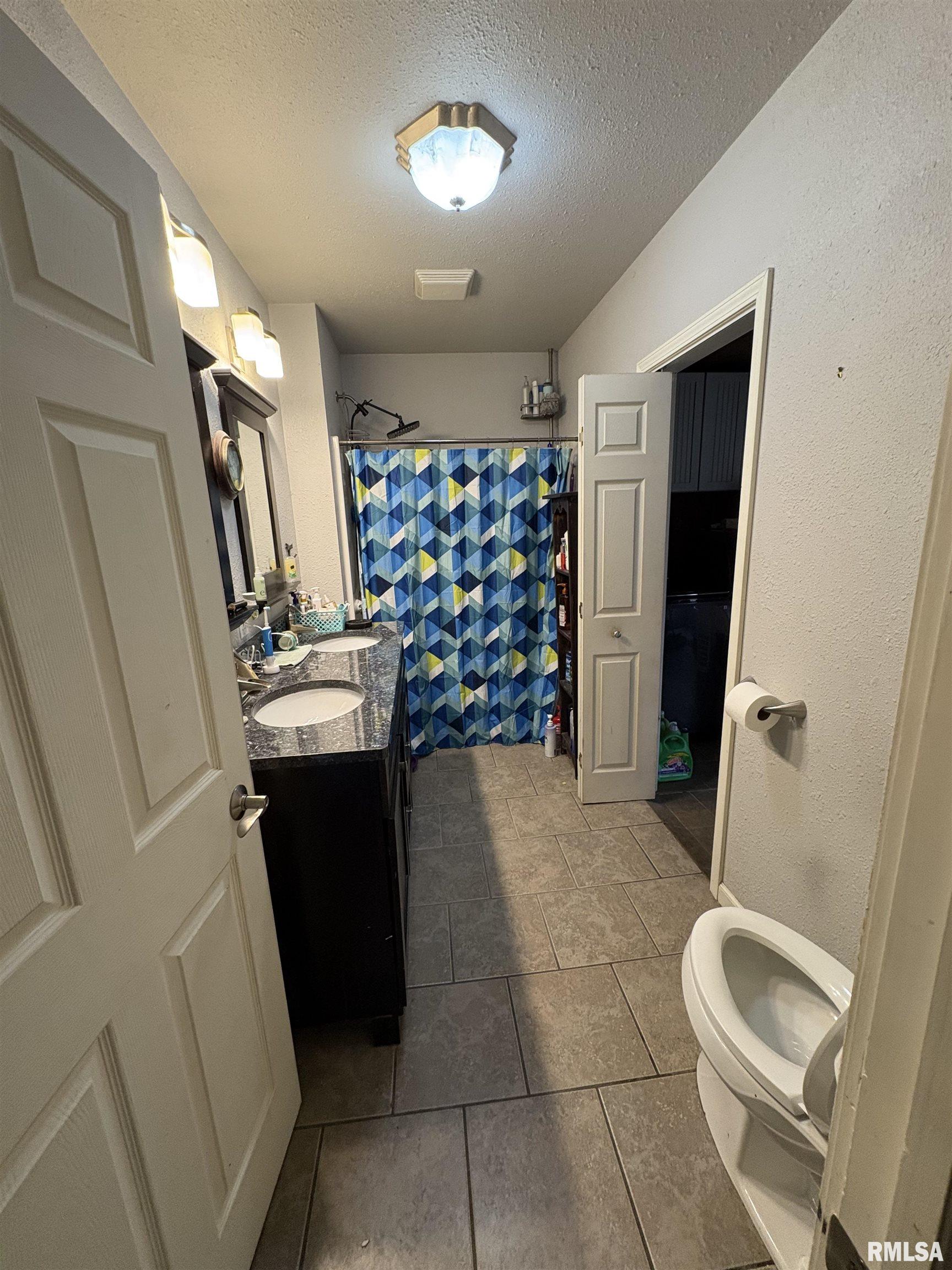 401 S East Street Property Photo 7