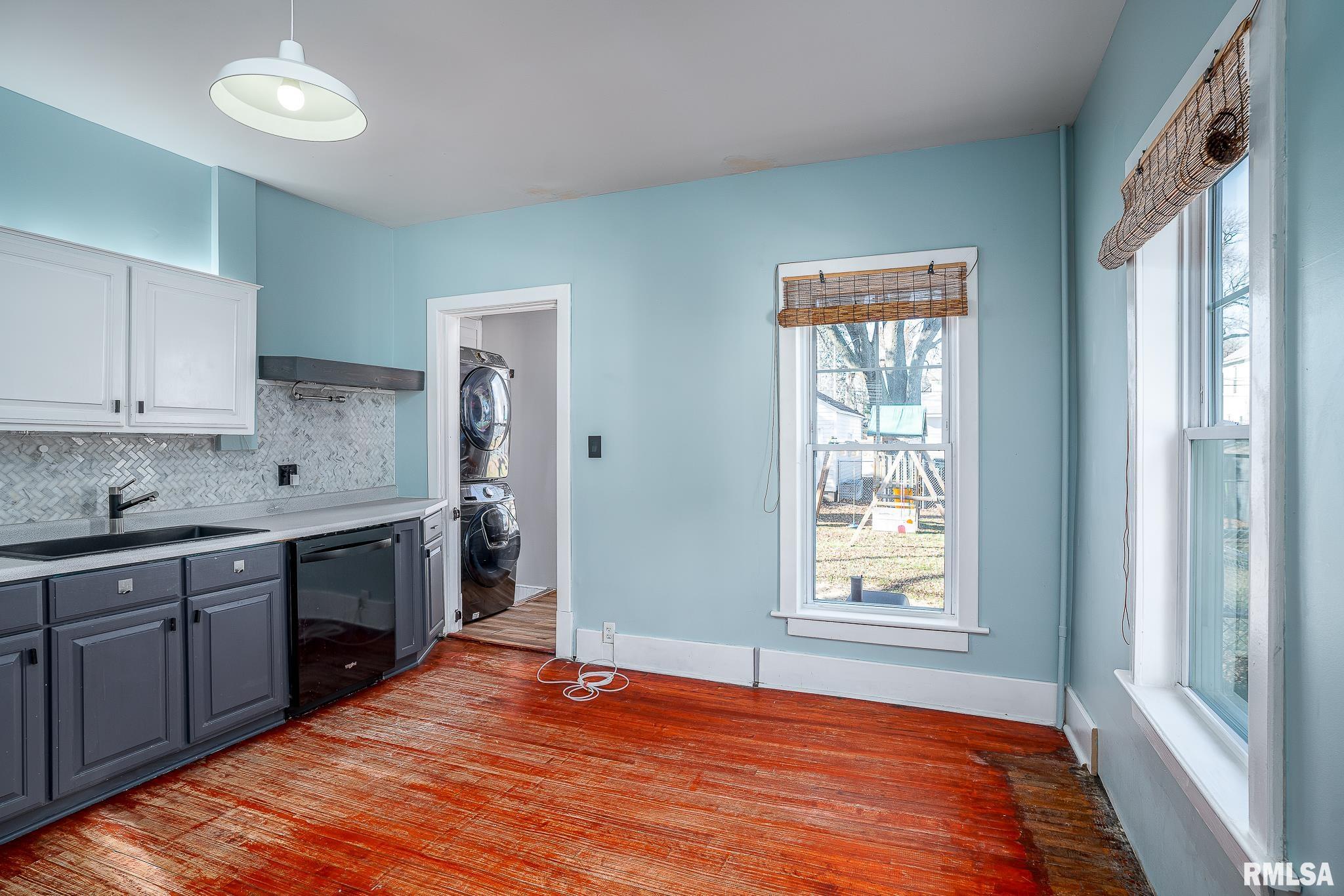 2014 Tremont Avenue Property Photo 6