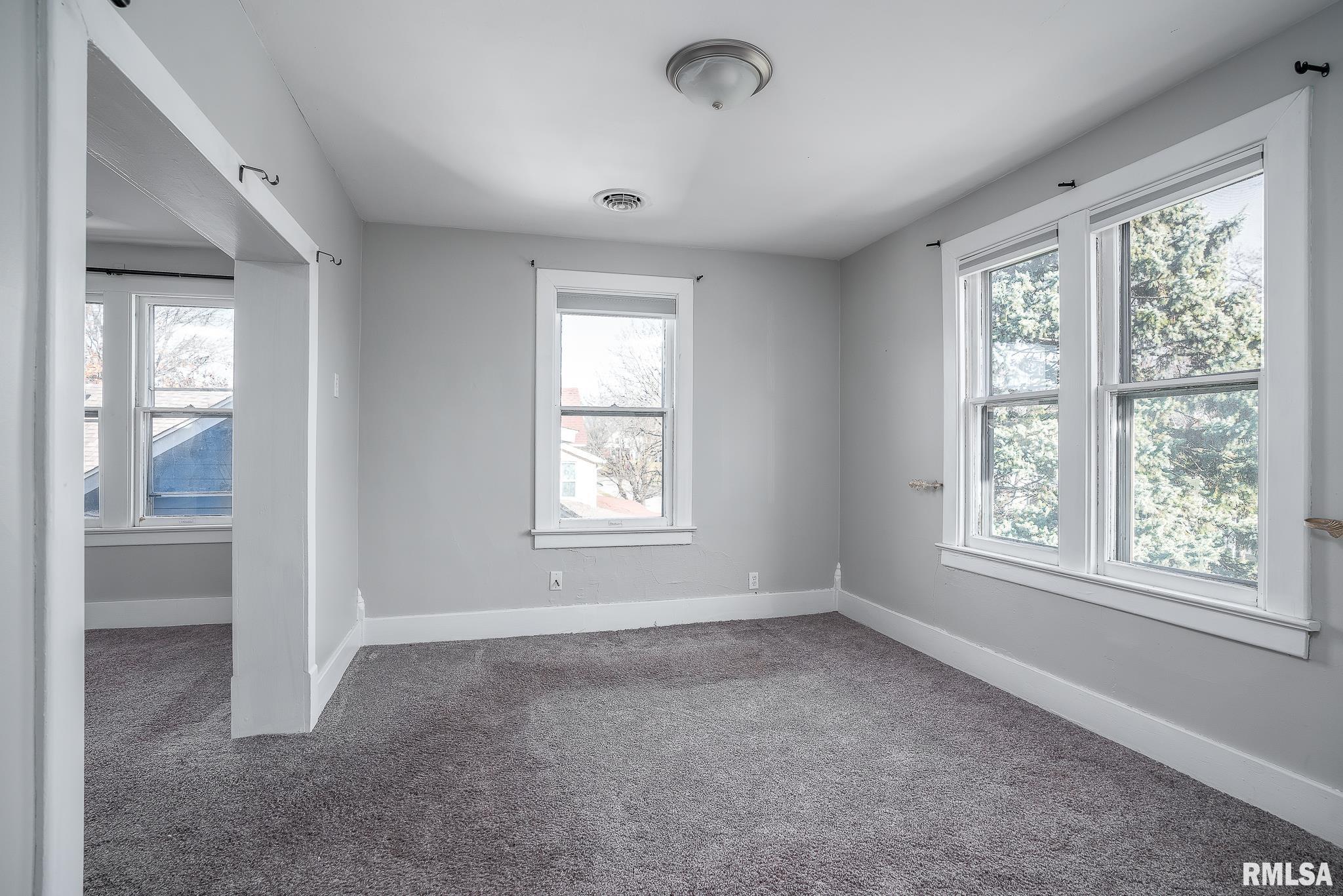 2014 Tremont Avenue Property Photo 11
