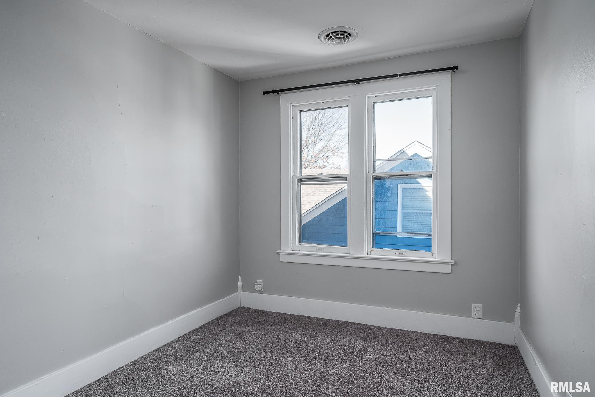 2014 Tremont Avenue Property Photo 13