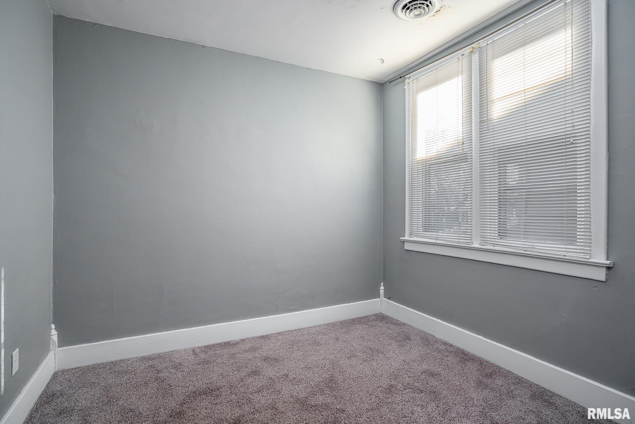 2014 Tremont Avenue Property Photo 14