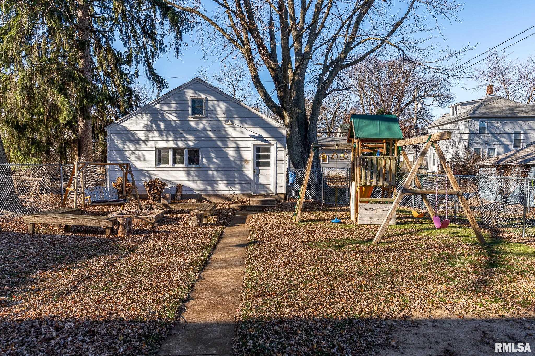 2014 Tremont Avenue Property Photo 18