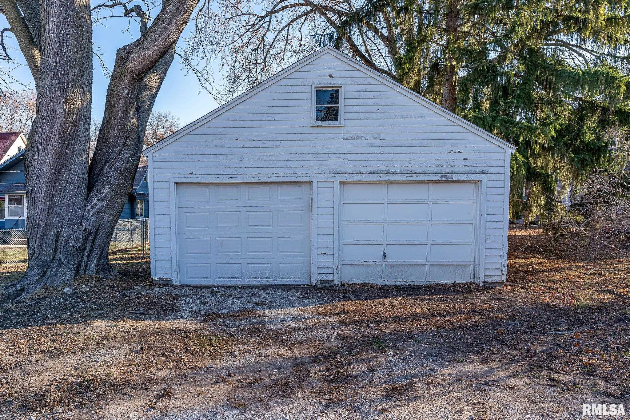 2014 Tremont Avenue Property Photo 20