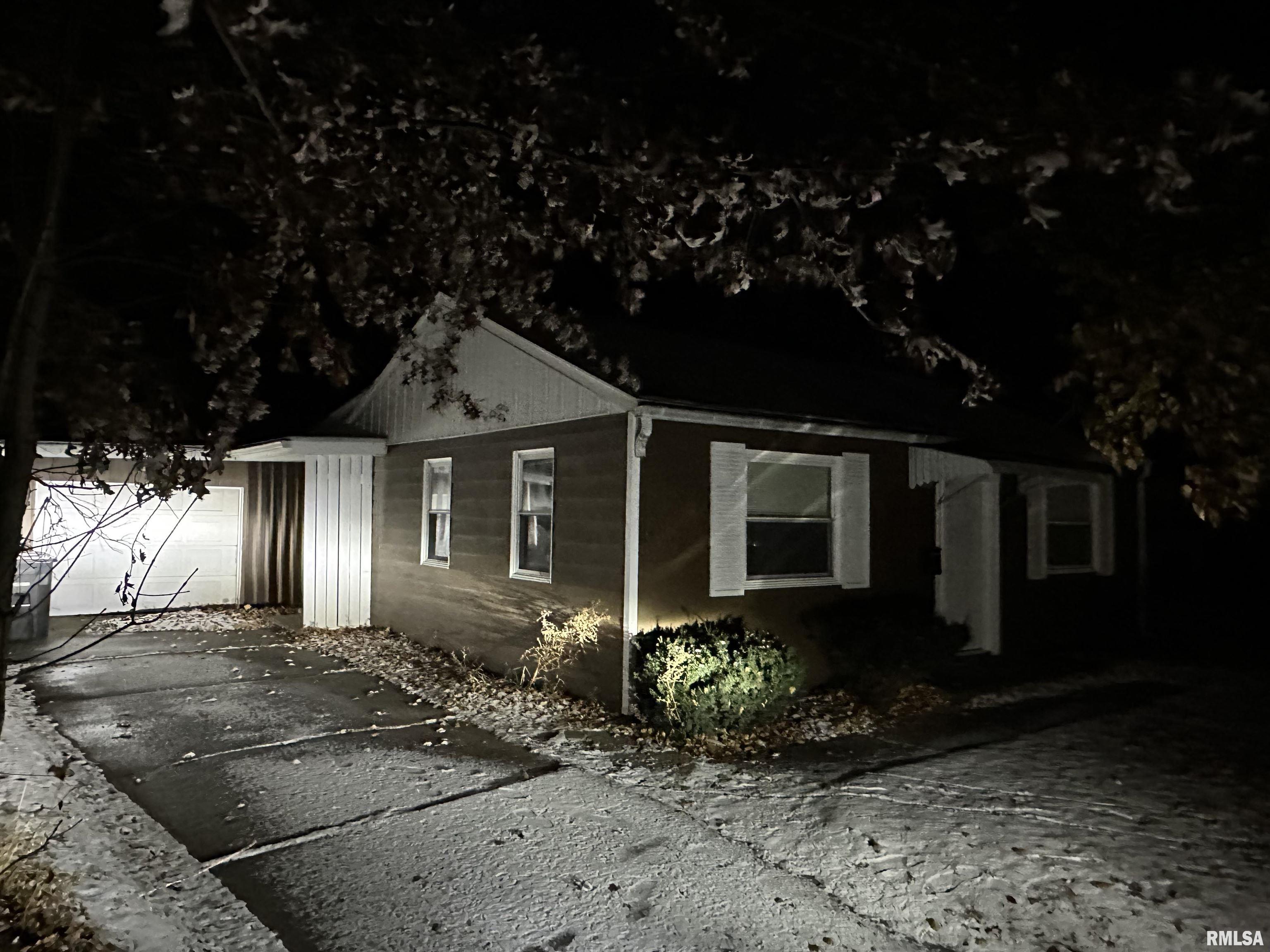 1103 37th Street Court Property Photo