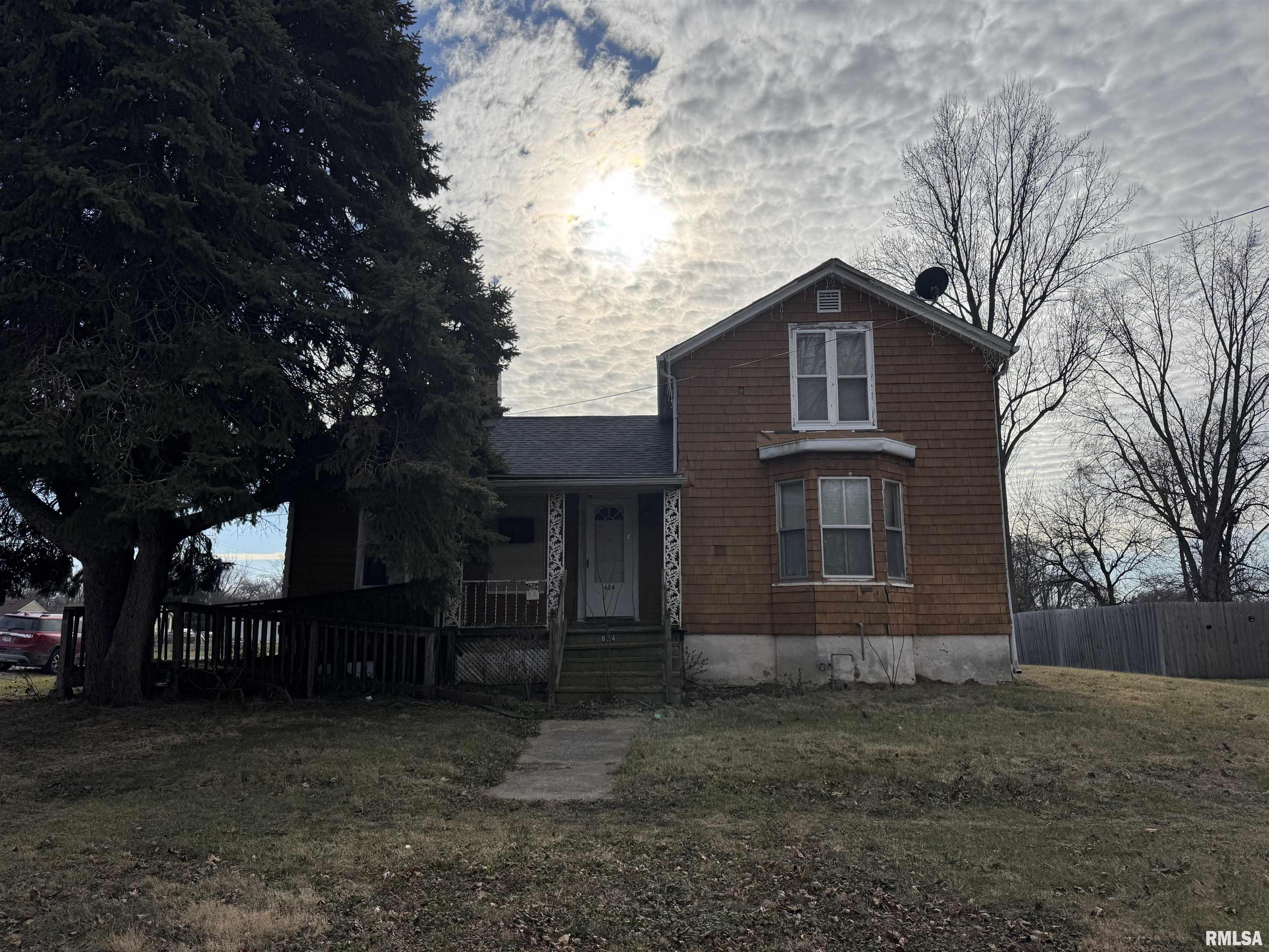 624 W Brooks Street Property Photo