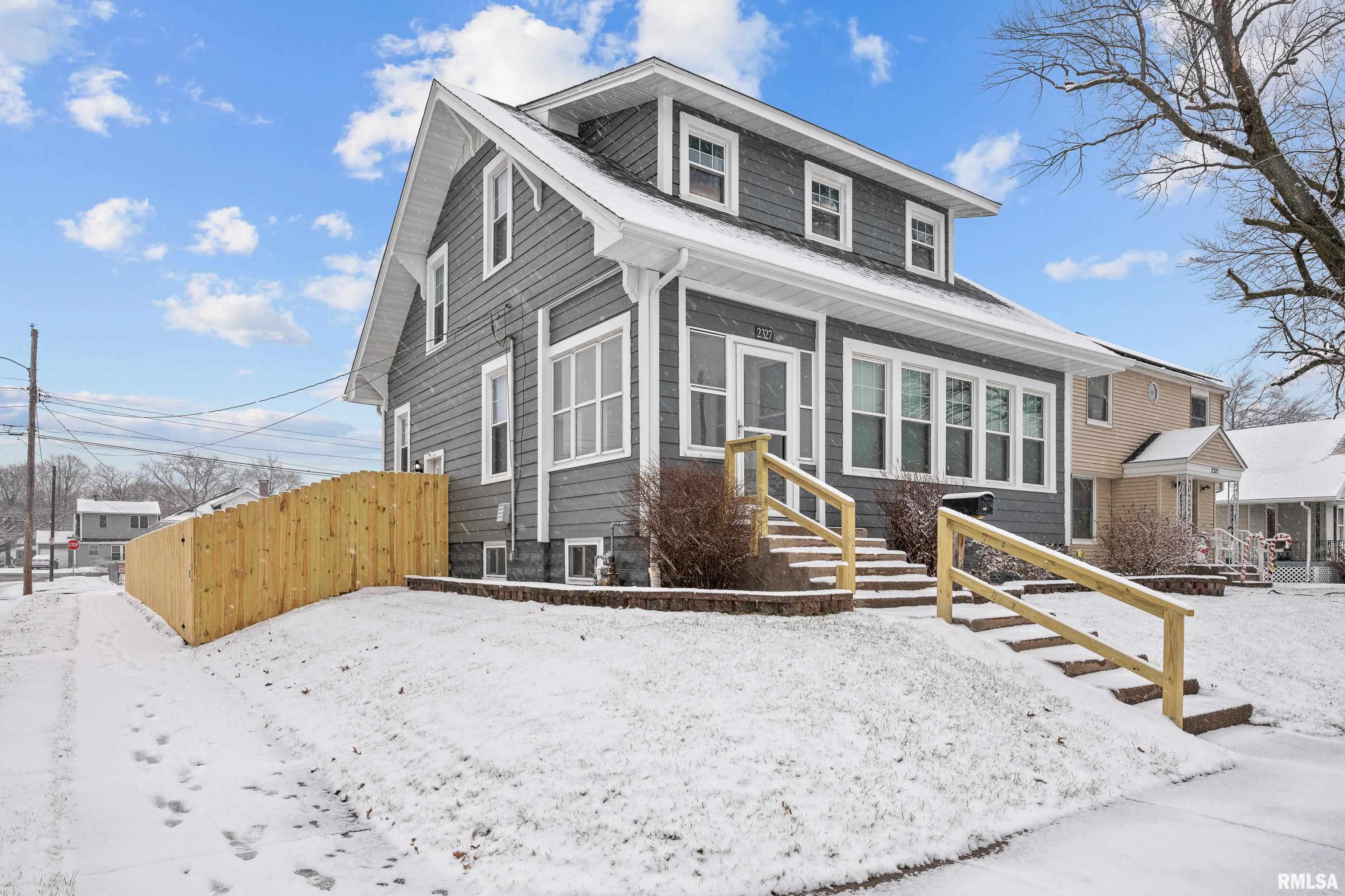 2327 DAVIE Street Property Photo 1
