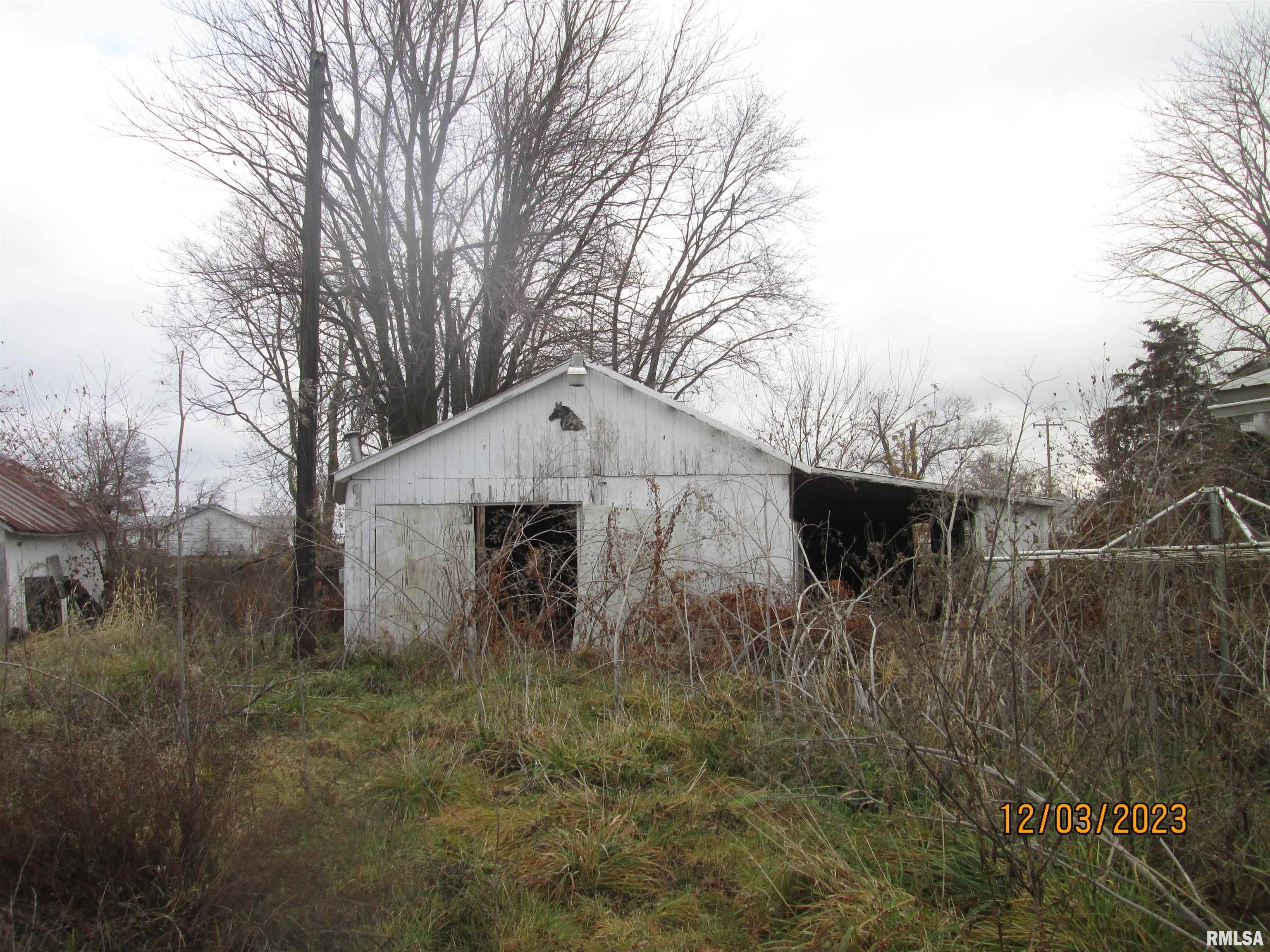 2086 E County Road Property Photo 11