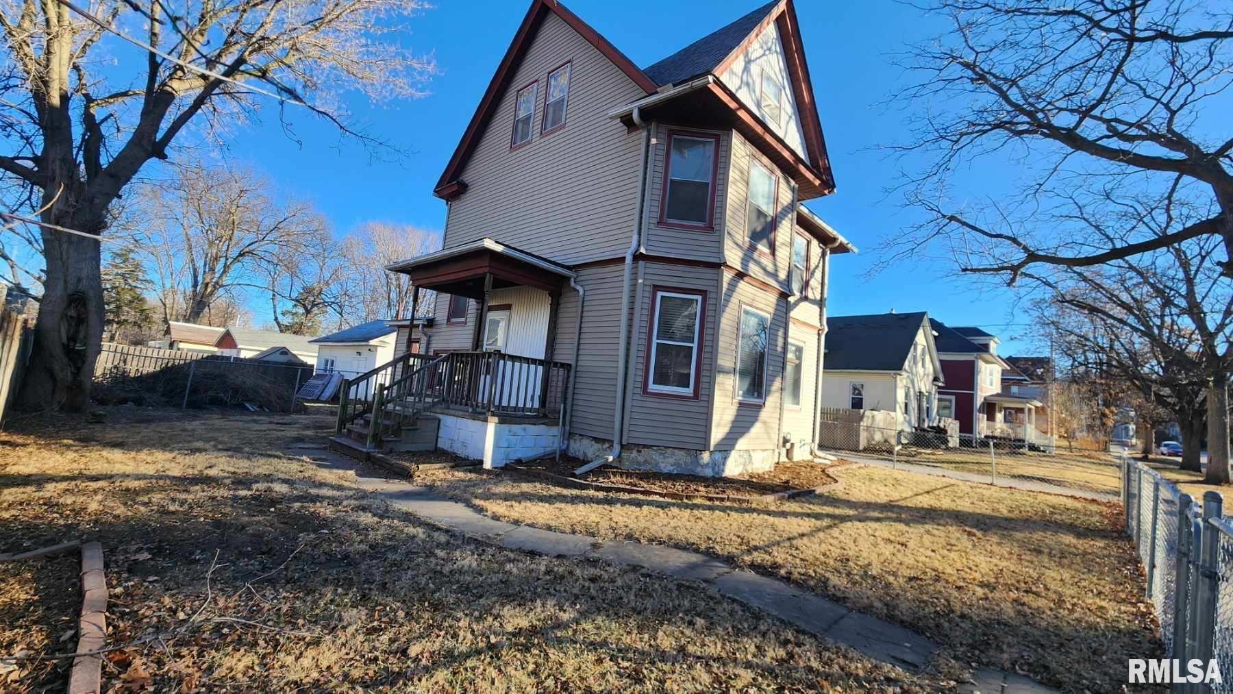 1913 10th Avenue Property Photo