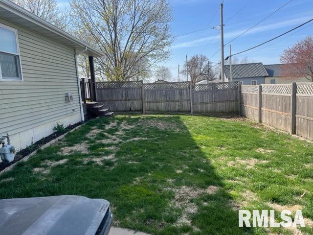 208 E 1st Street Property Photo 2