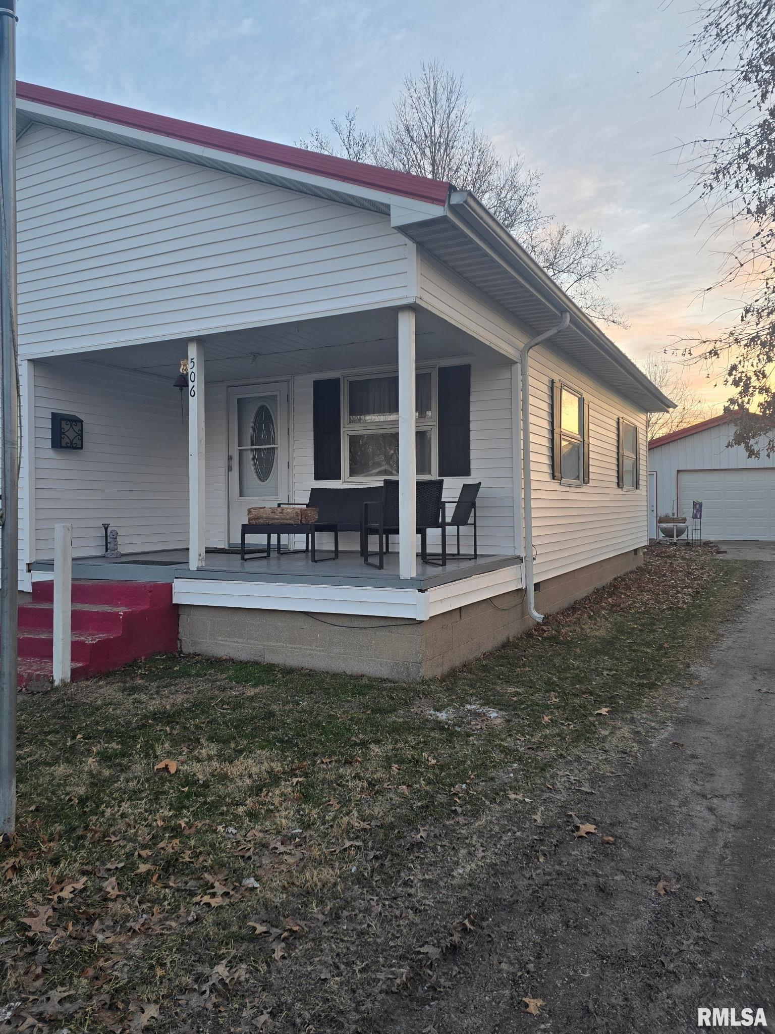 506 S Locust Street Property Photo