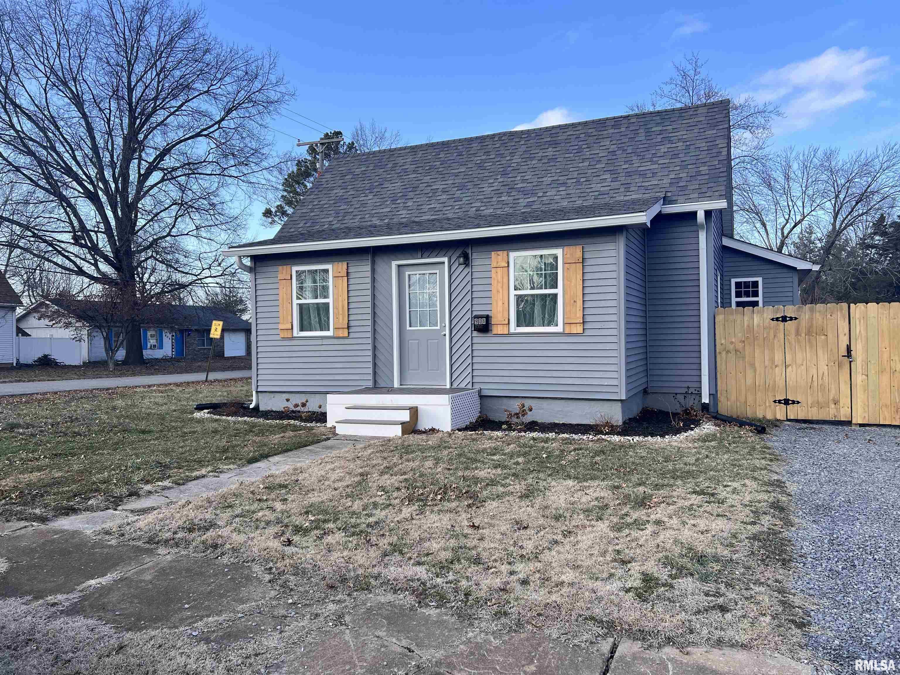908 W Goodall Street Property Photo